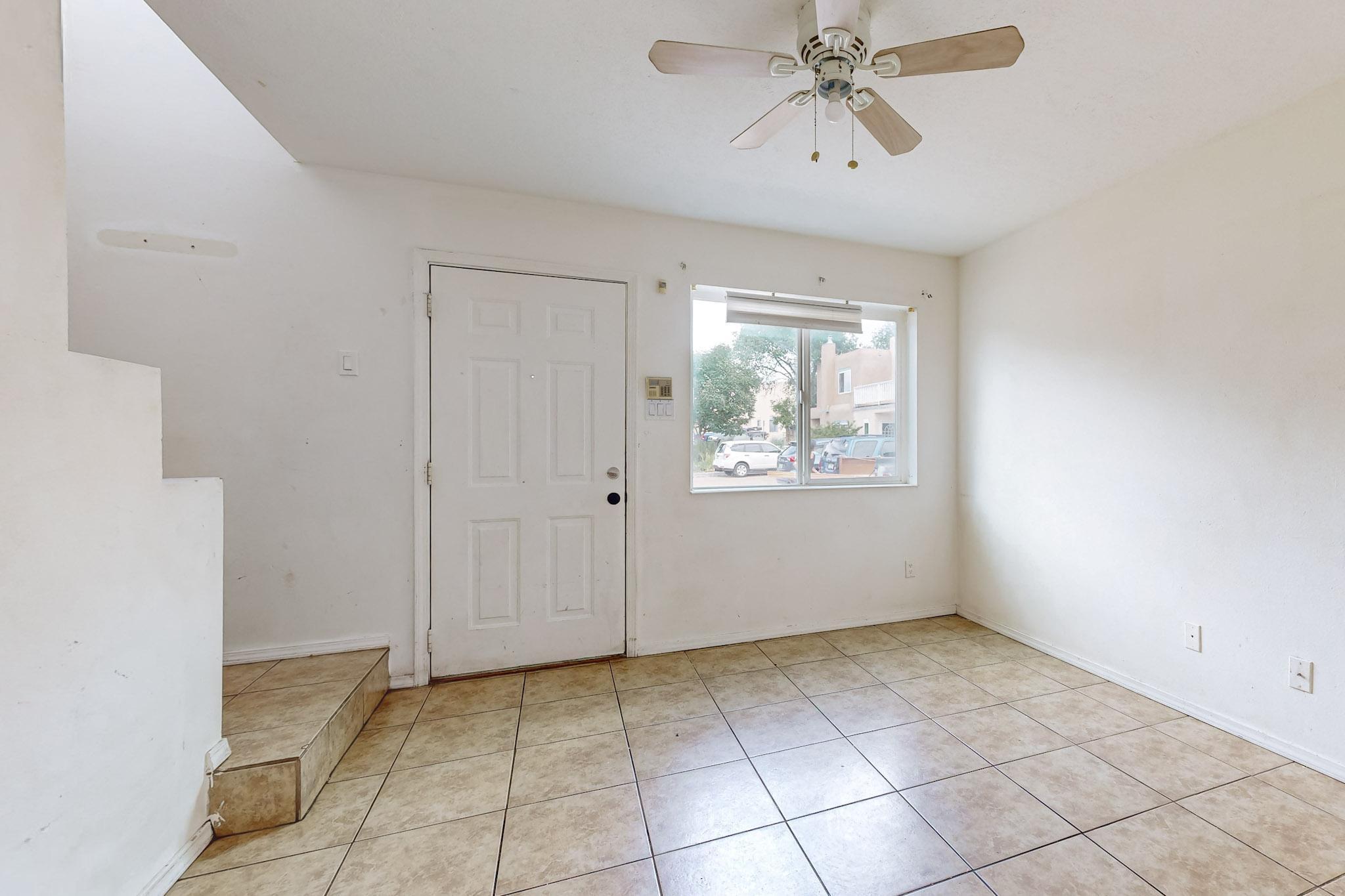 1637 Calle De Oriente Norte