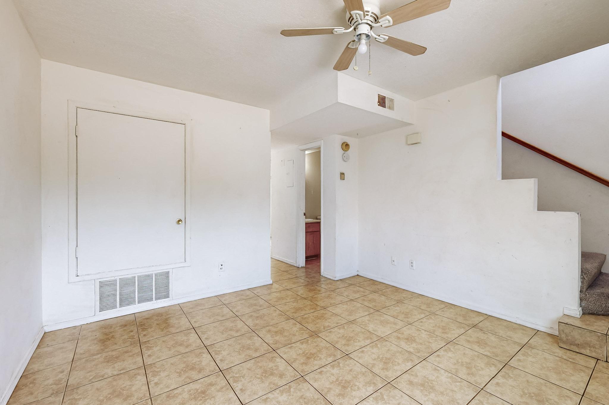 1637 Calle De Oriente Norte