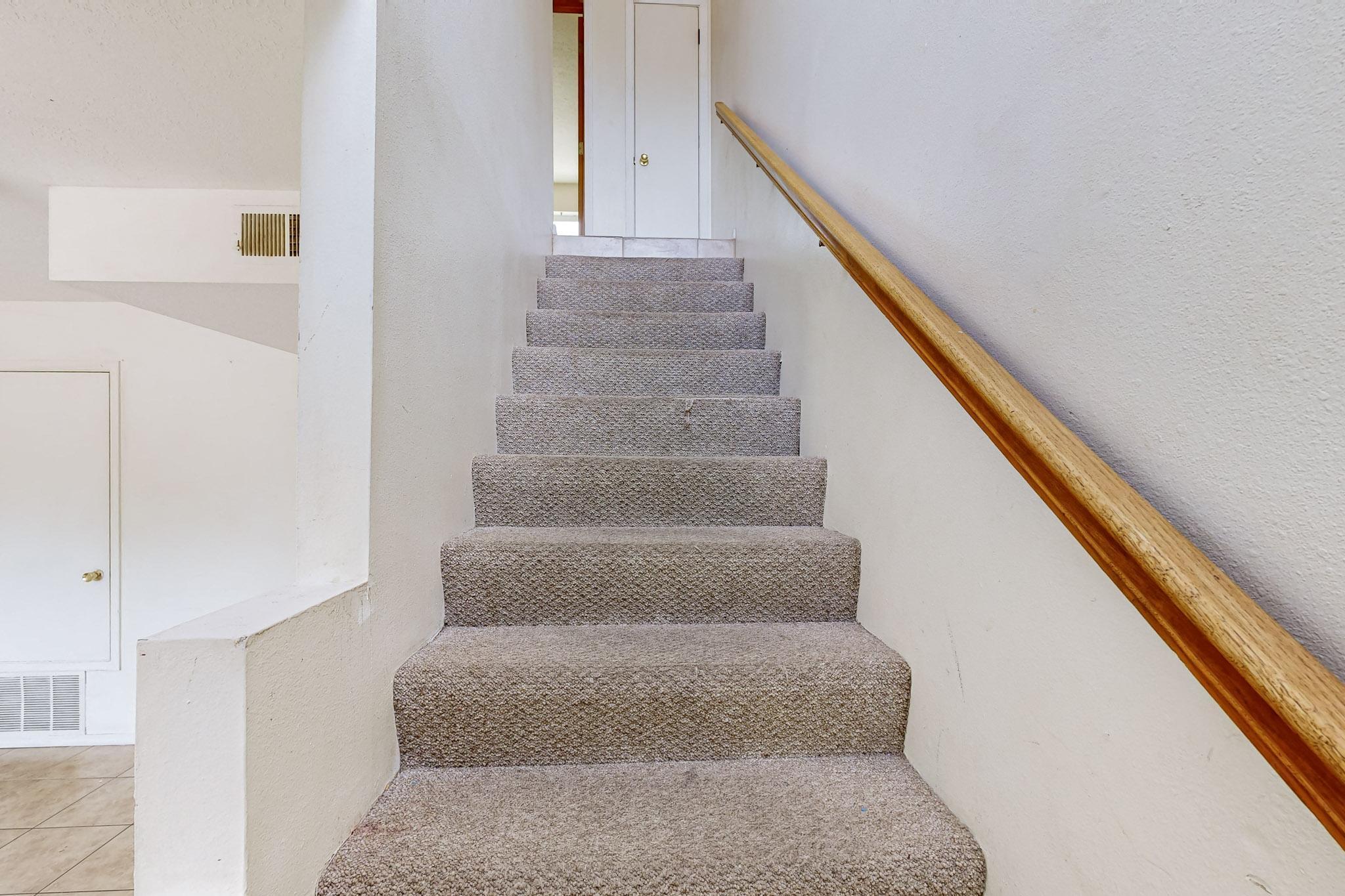 1637 Calle De Oriente Norte