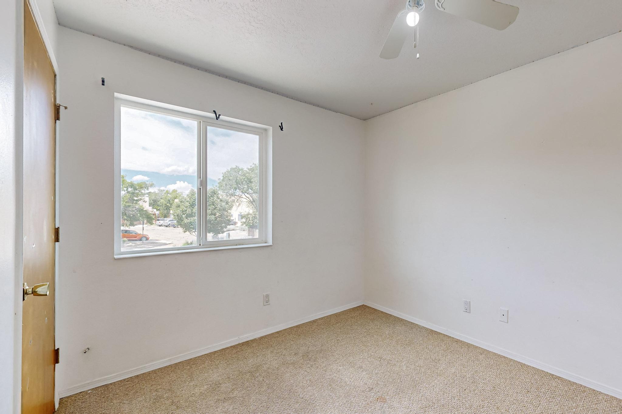 1637 Calle De Oriente Norte