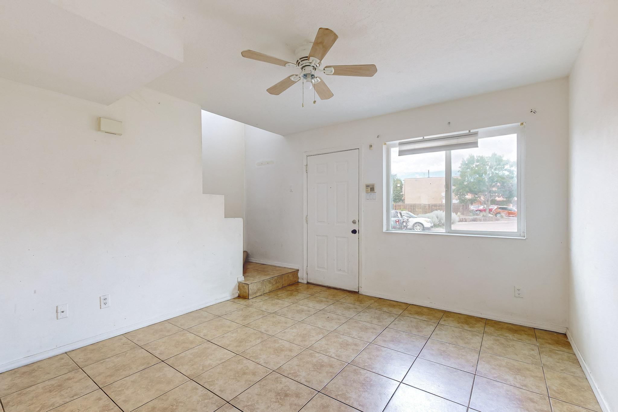 1637 Calle De Oriente Norte