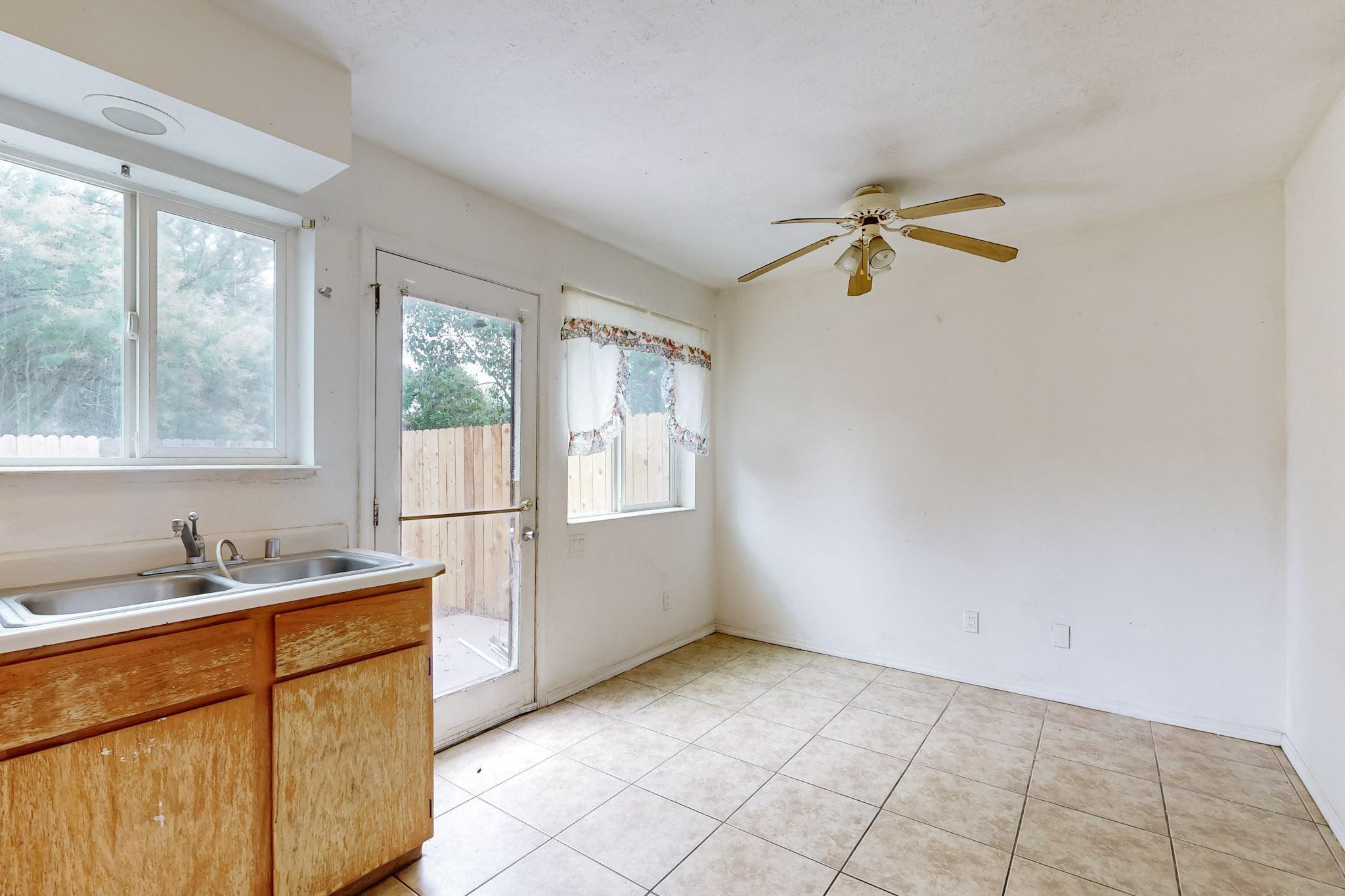 1637 Calle De Oriente Norte