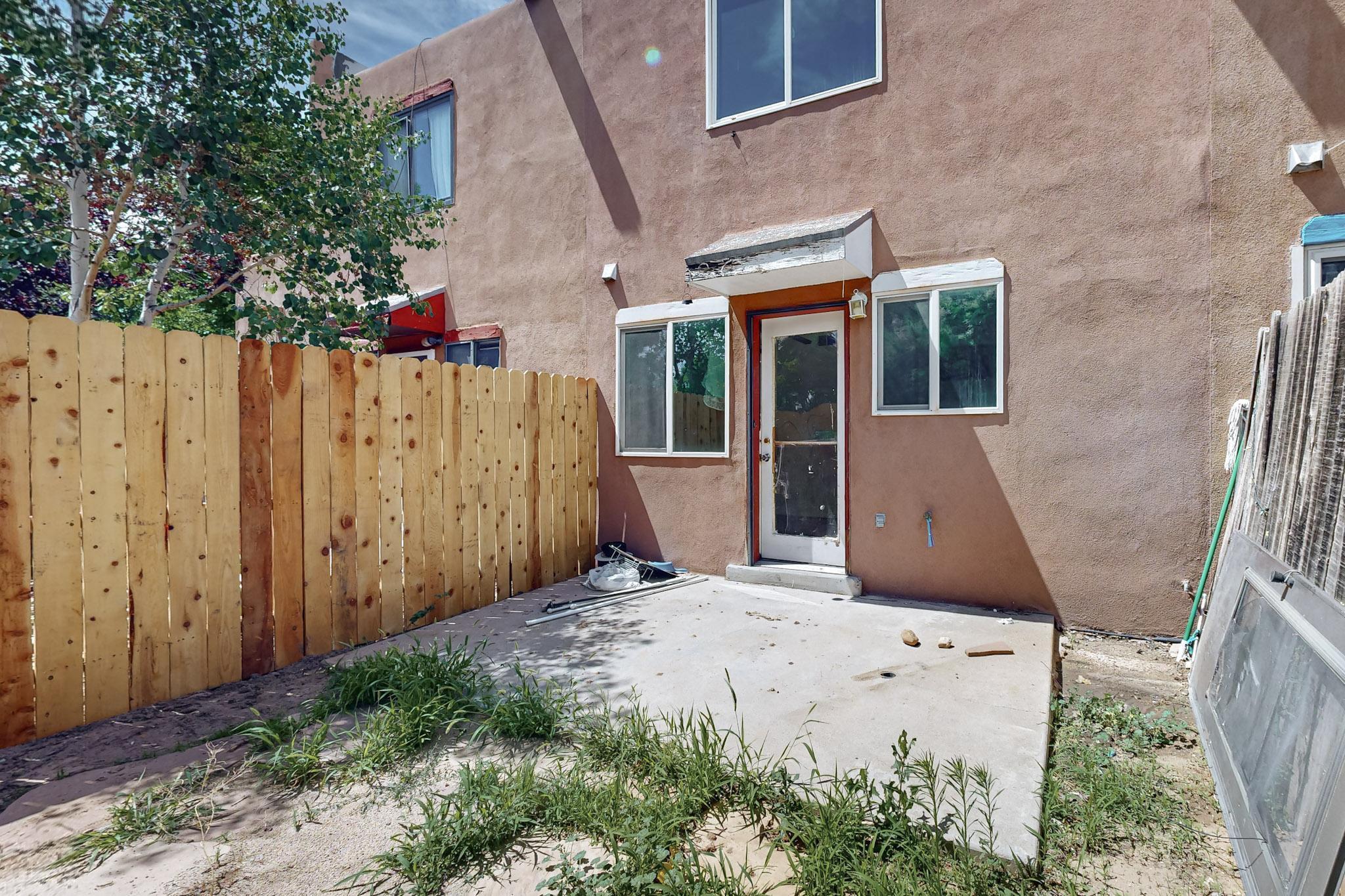 1637 Calle De Oriente Norte