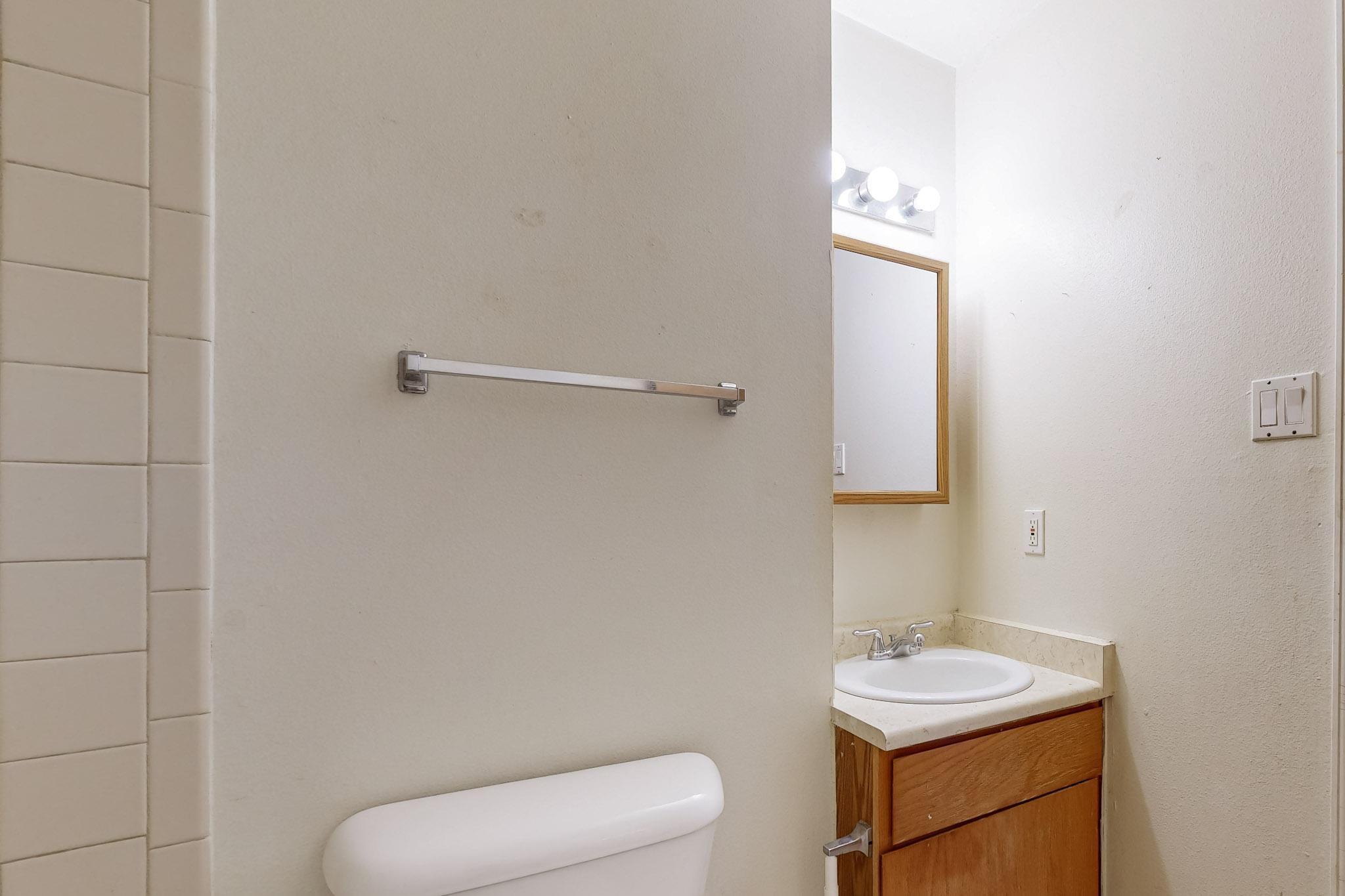 1637 Calle De Oriente Norte