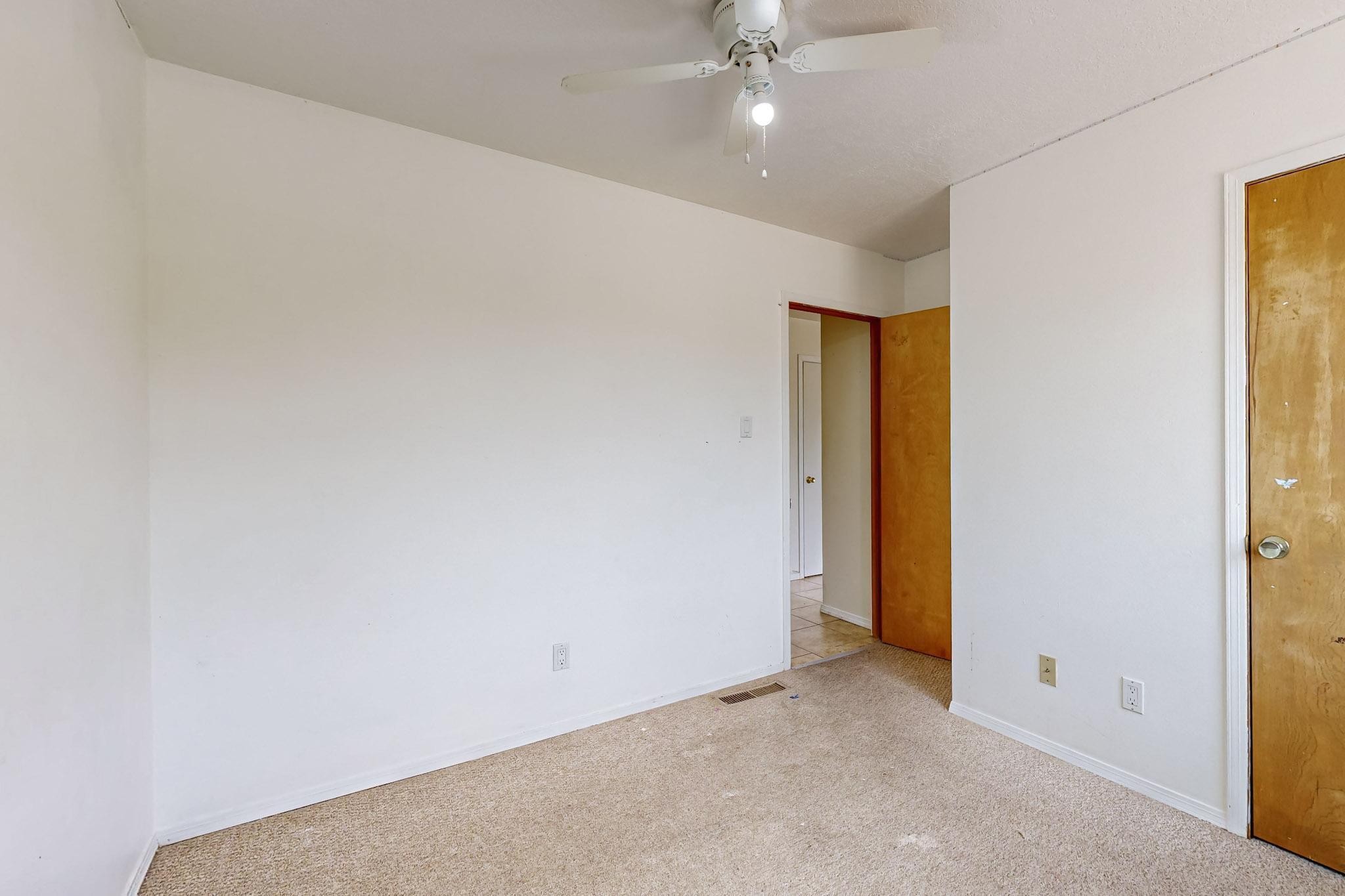 1637 Calle De Oriente Norte