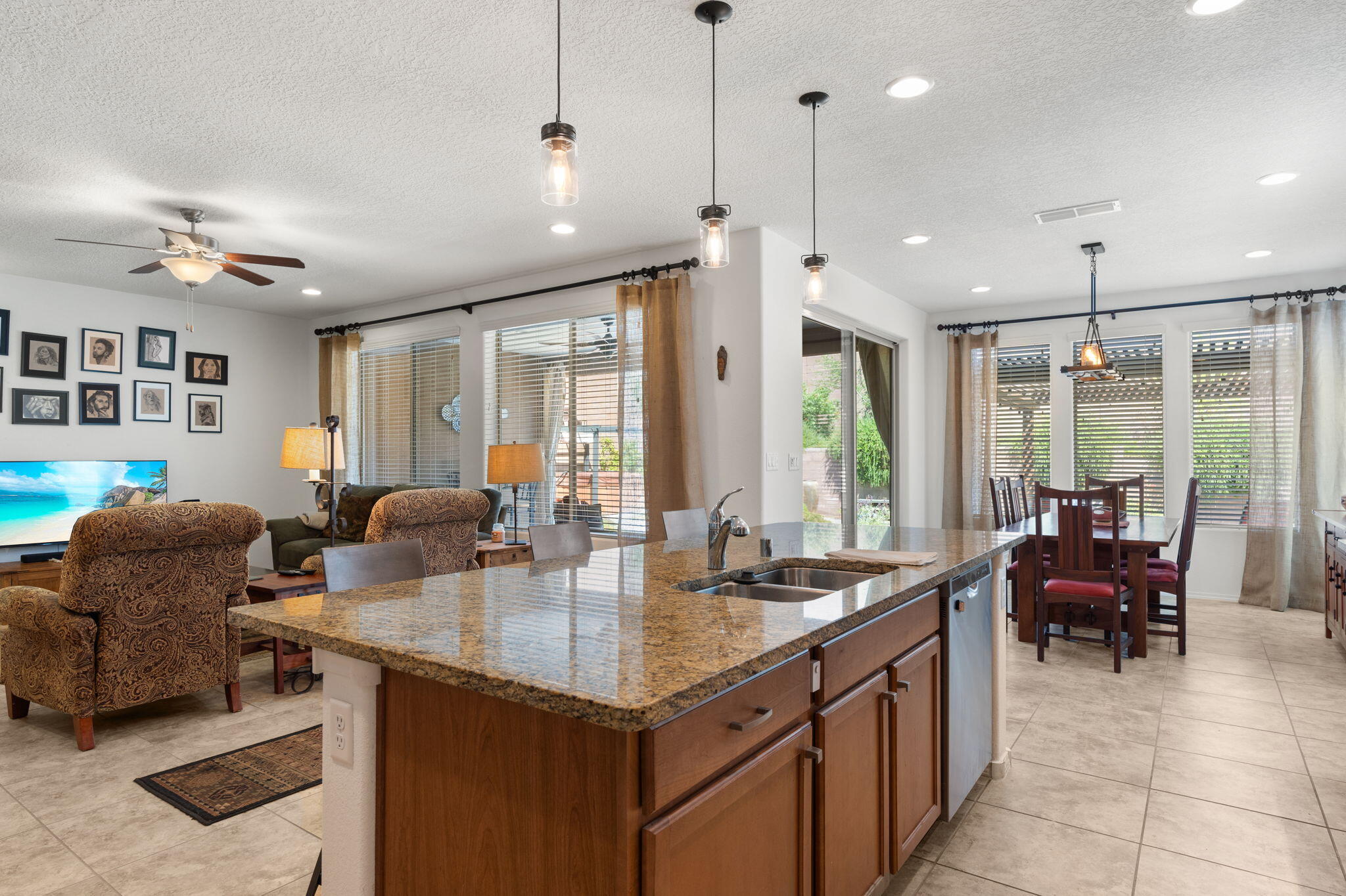 1719 Cooke Canyon Drive NW