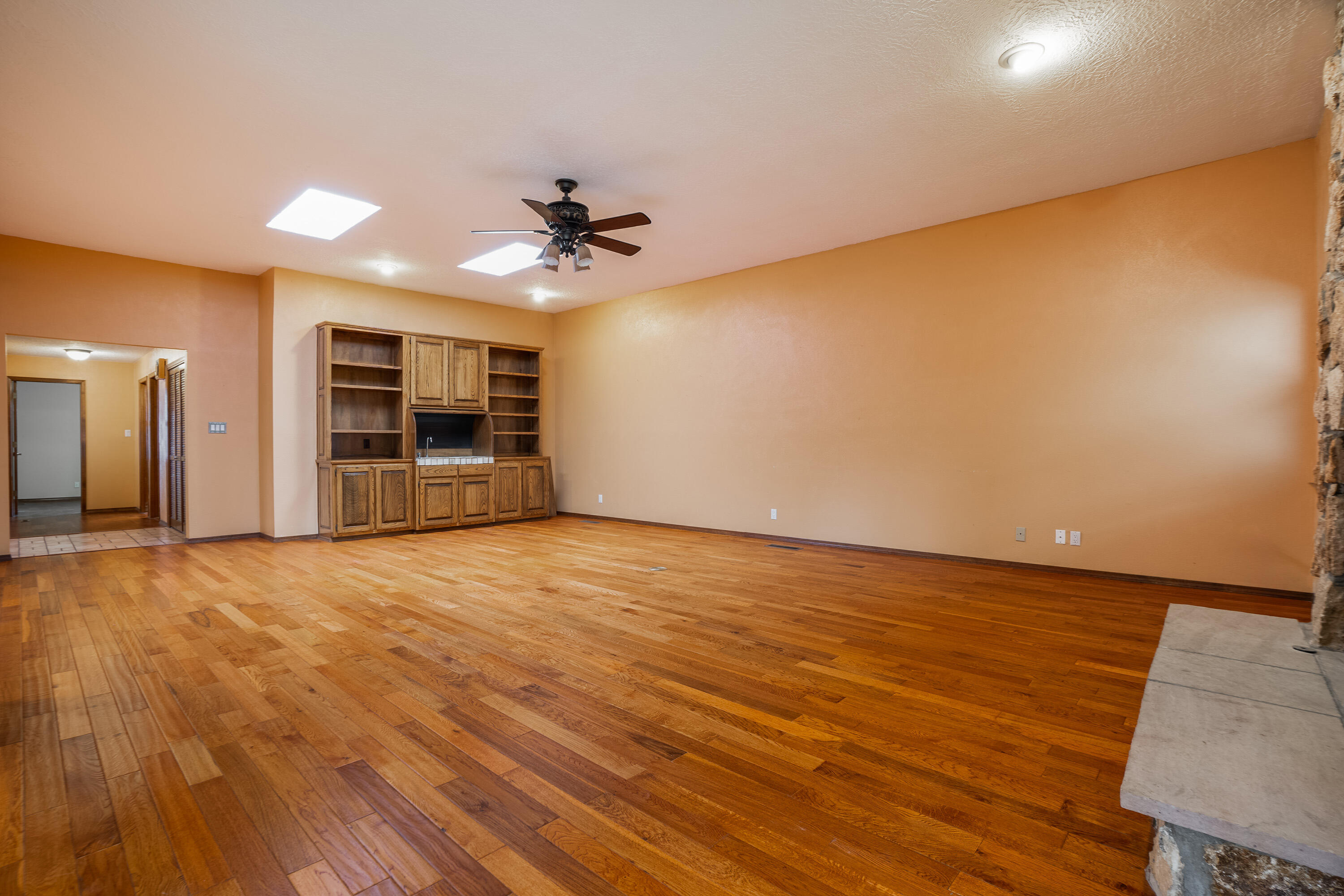 9005 Caminito Drive NE