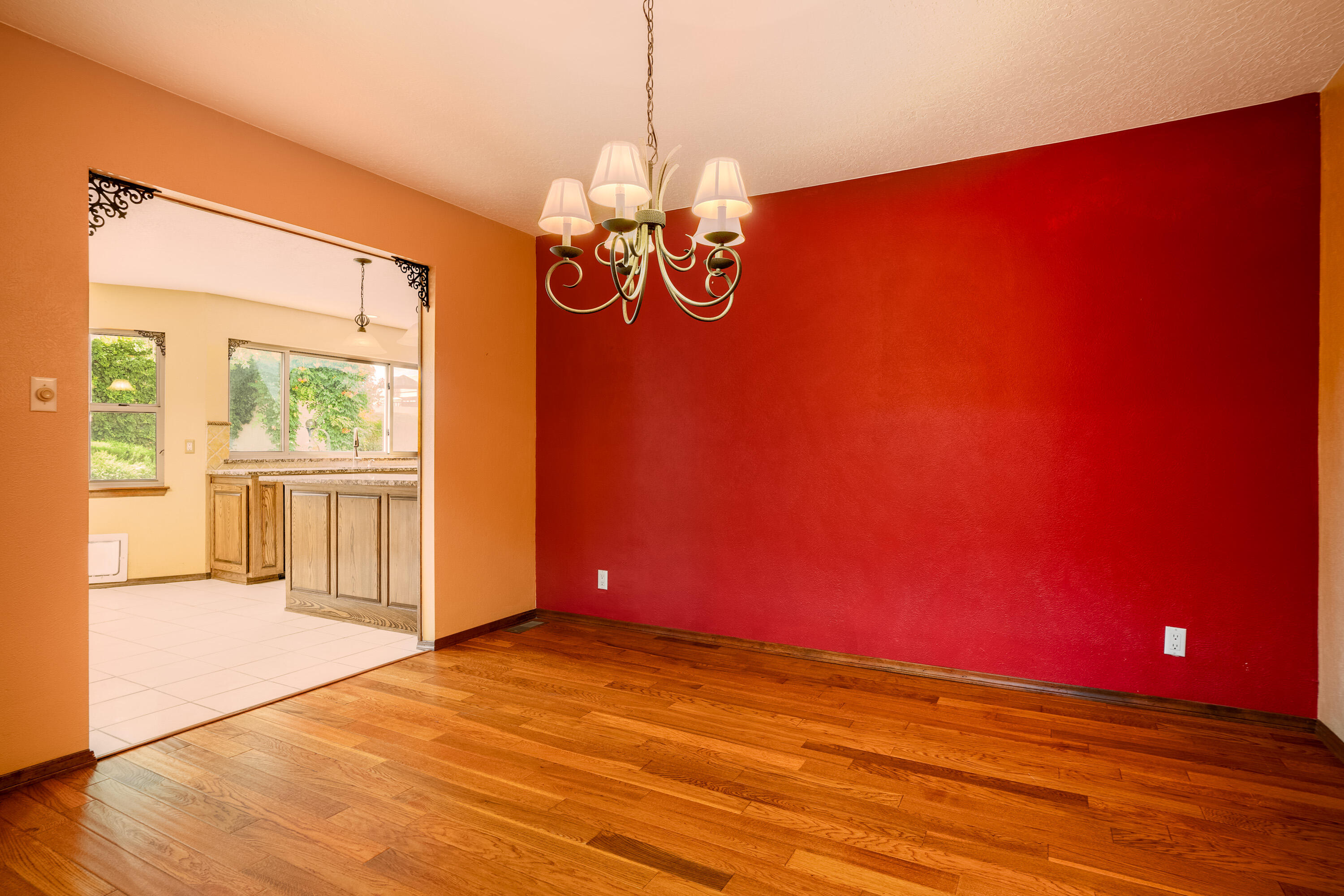 9005 Caminito Drive NE