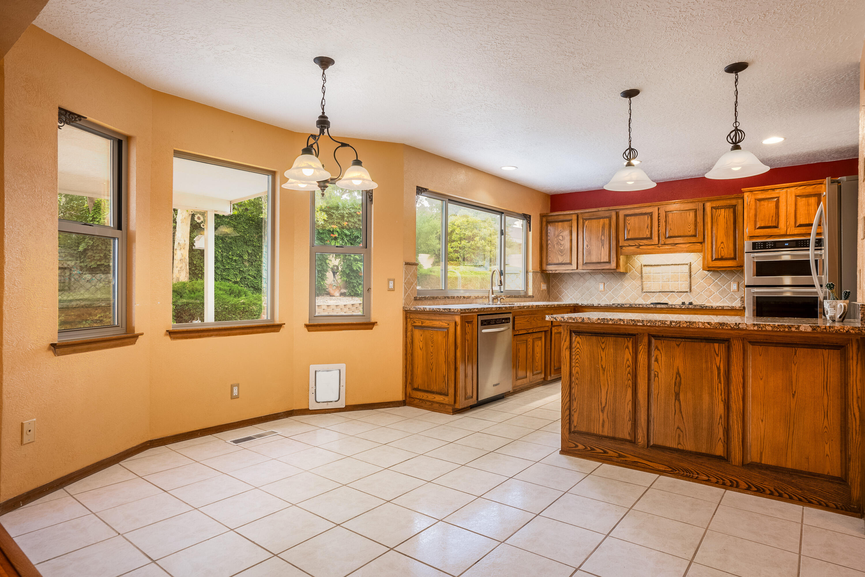 9005 Caminito Drive NE