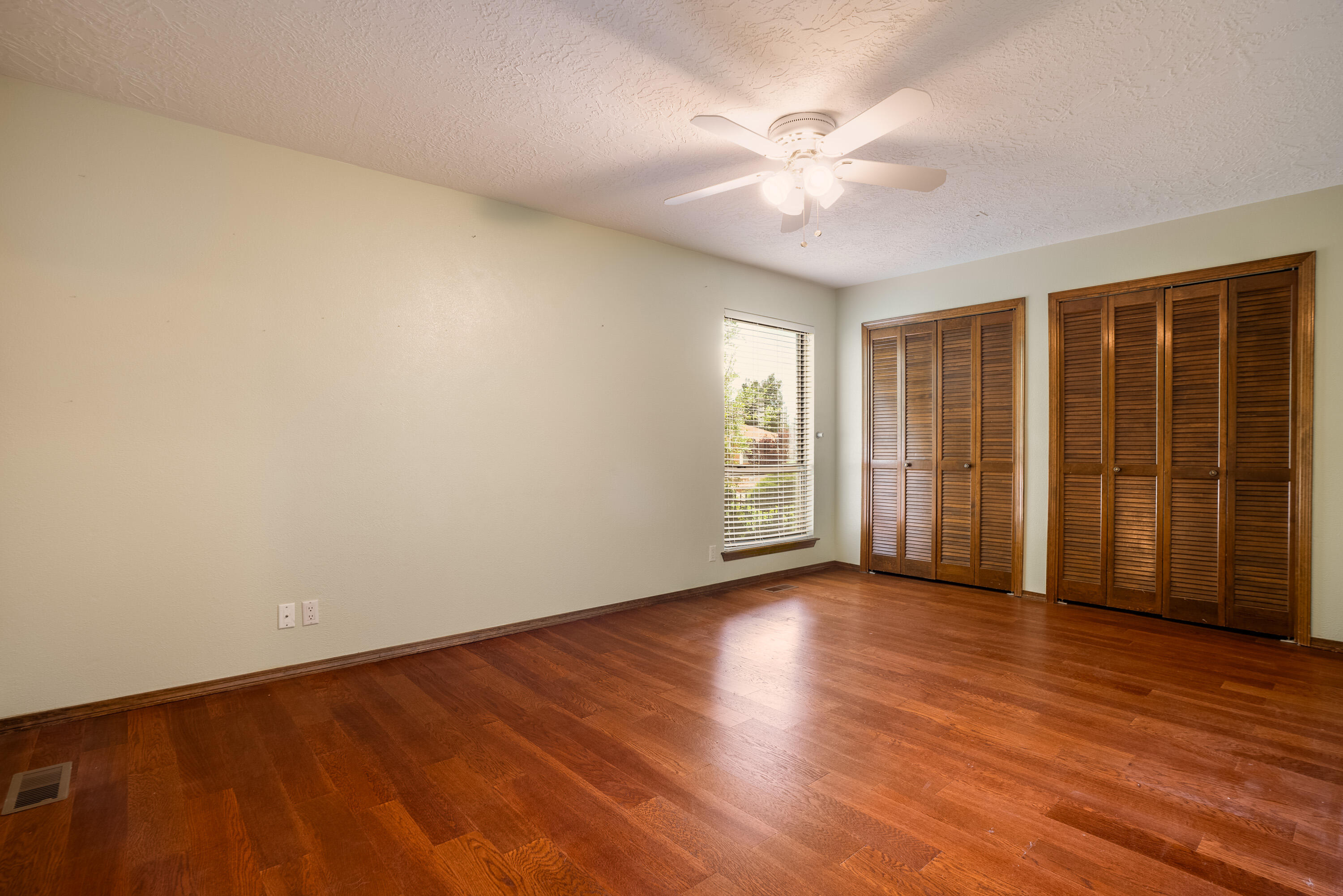 9005 Caminito Drive NE