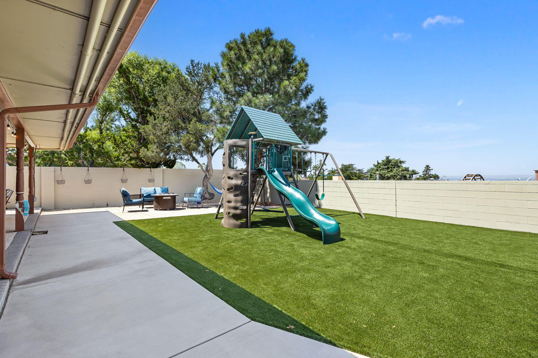 2821 PALO ALTO Drive NE