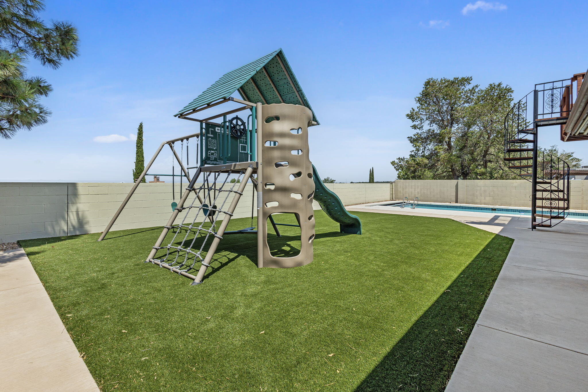 2821 PALO ALTO Drive NE