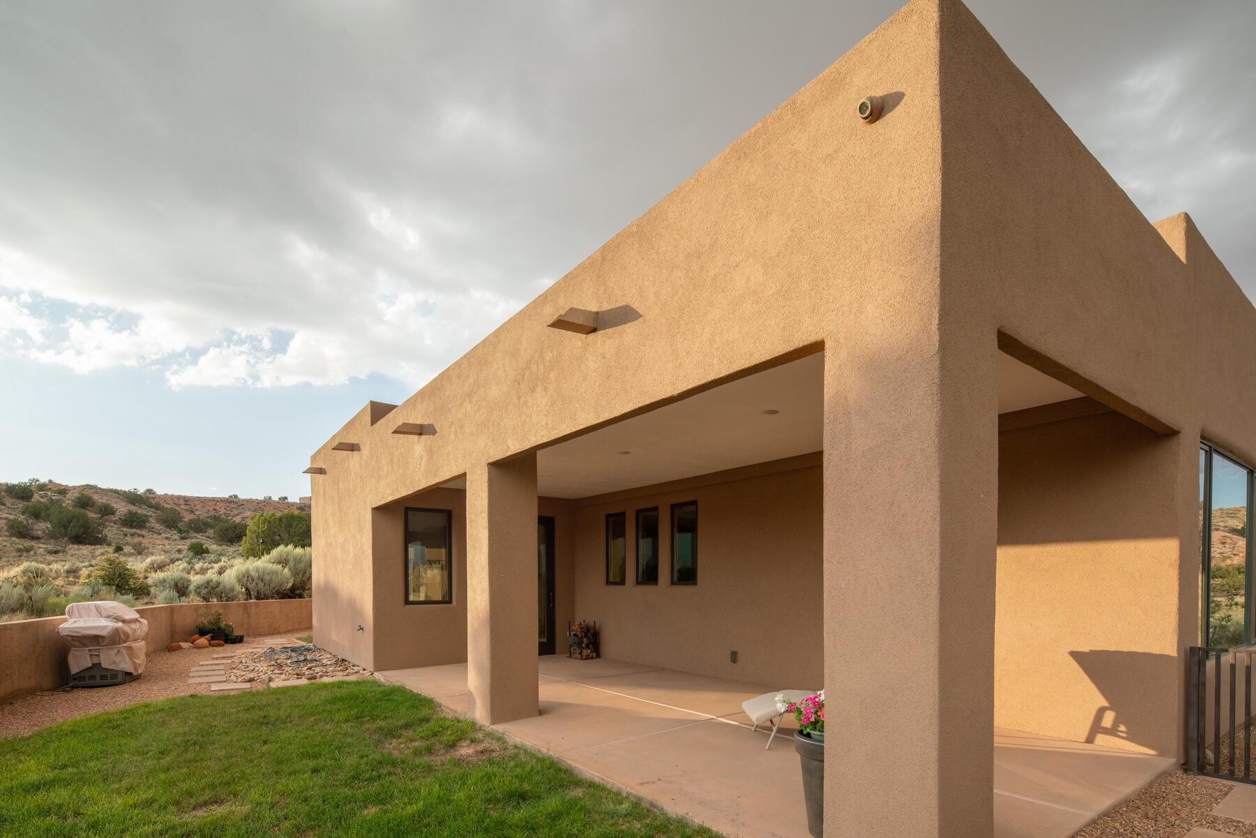 2221 VENADA Road