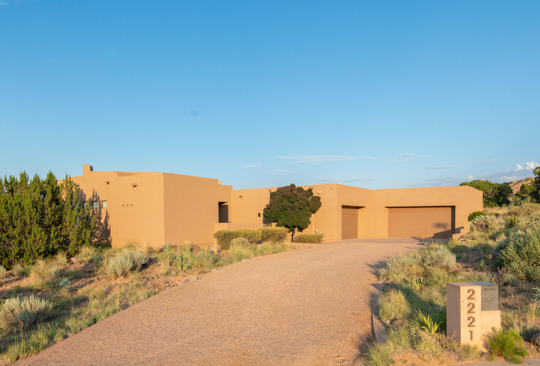 2221 VENADA Road