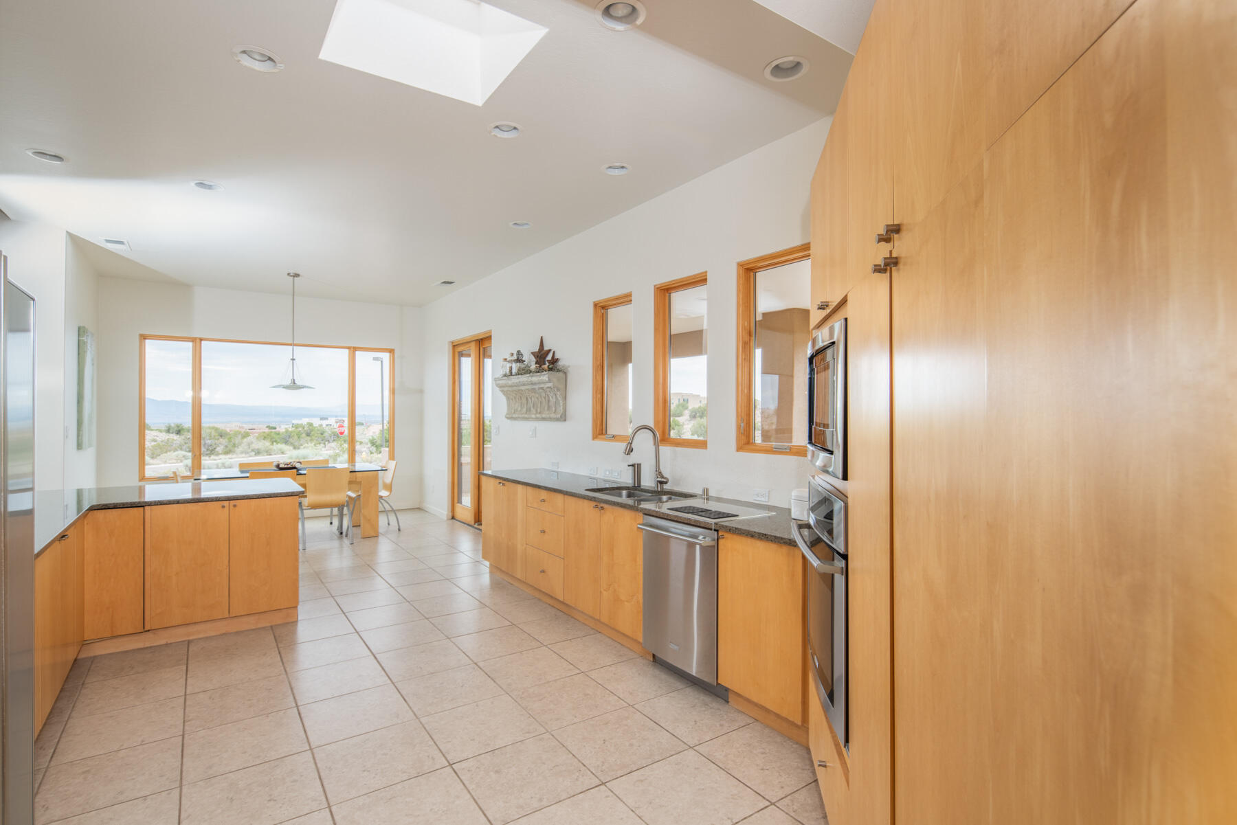 2221 VENADA Road