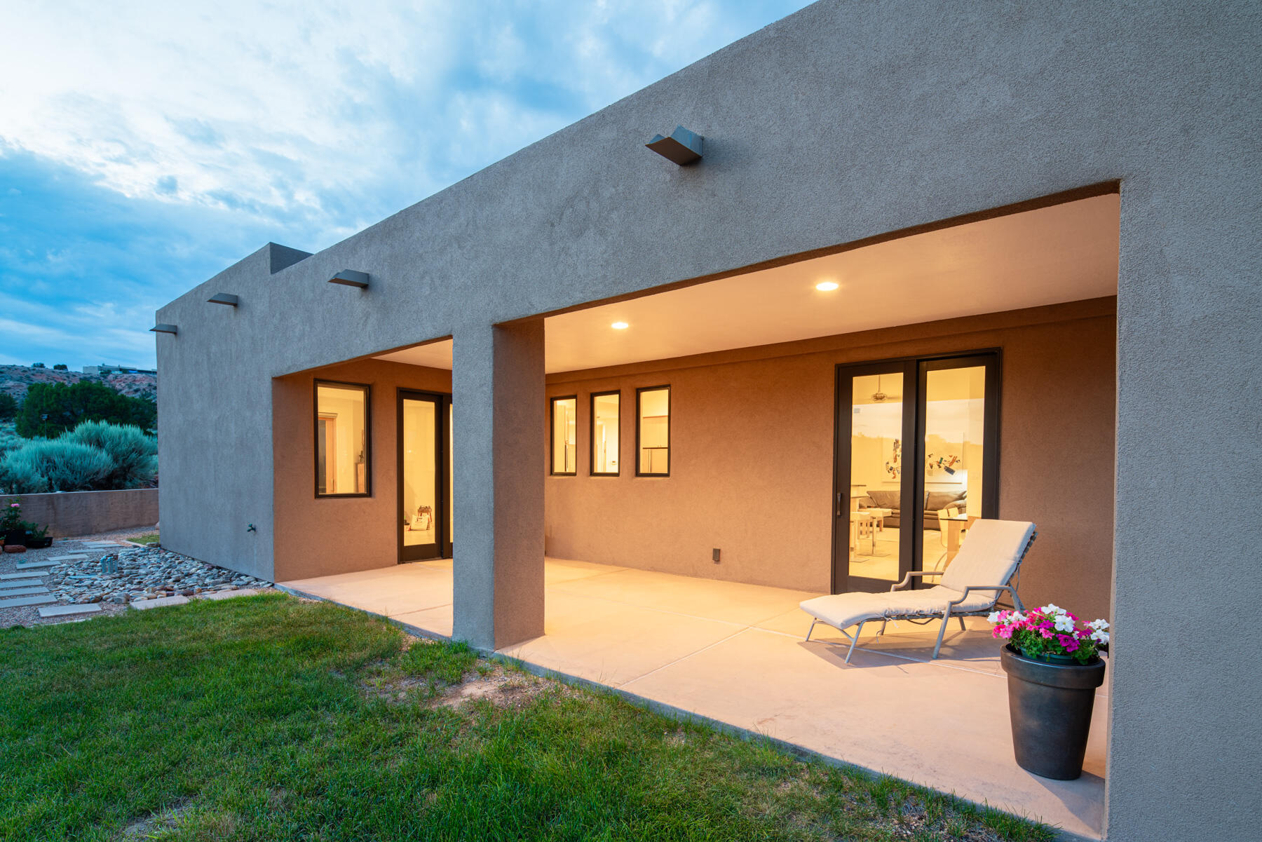 2221 VENADA Road