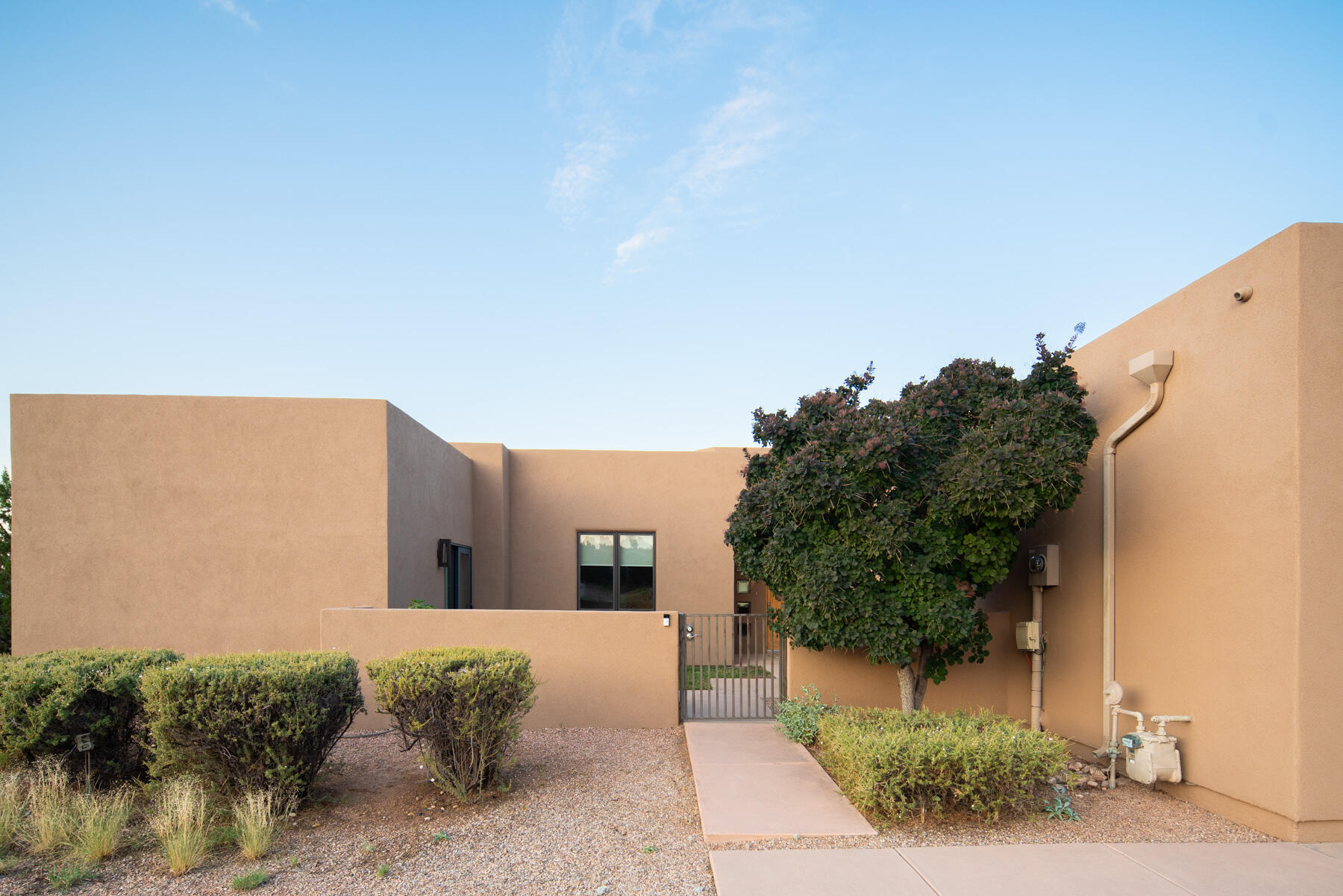 2221 VENADA Road