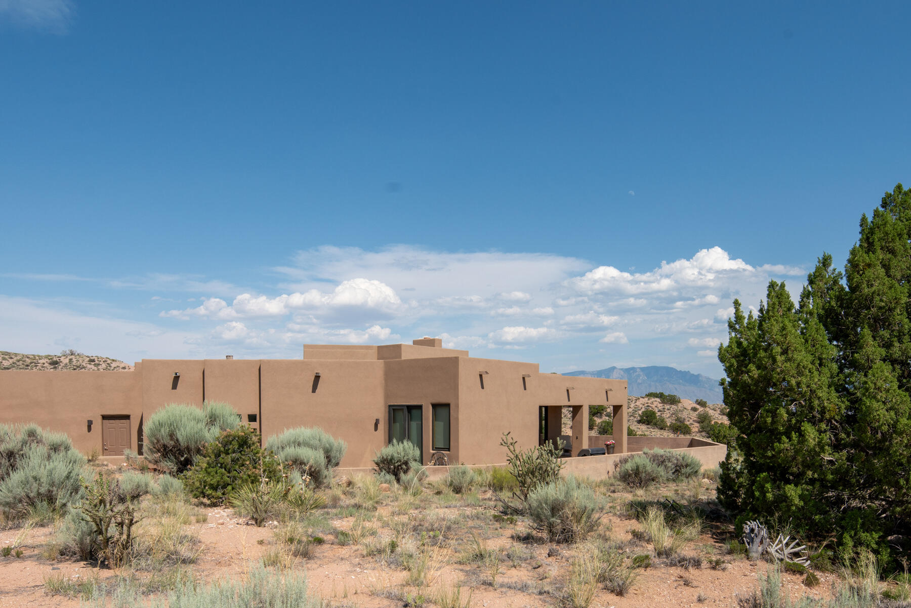 2221 VENADA Road