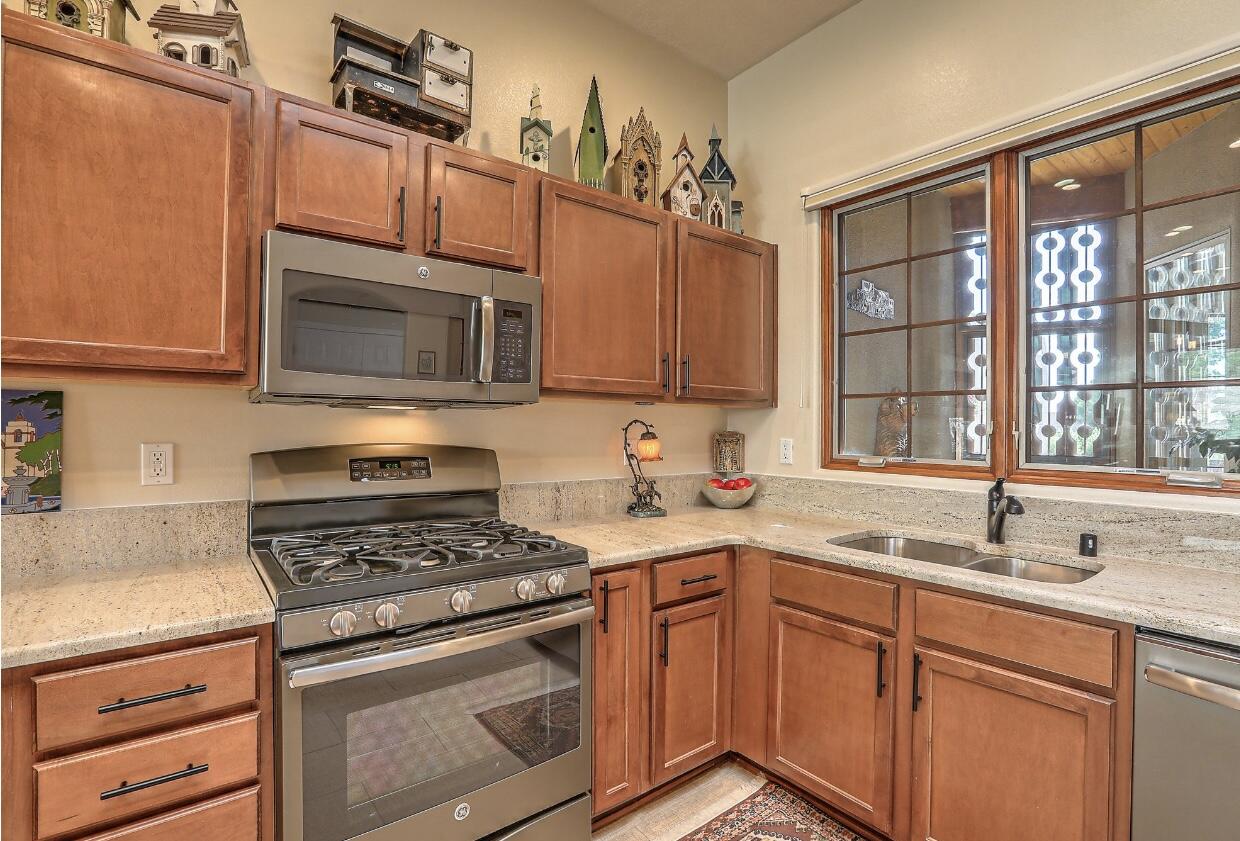 3748 Ridge Pointe Loop NE