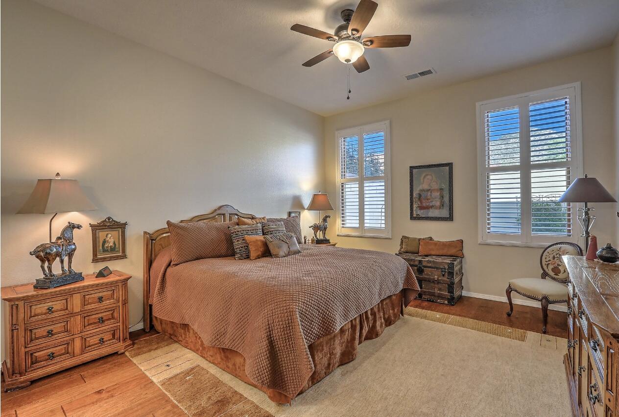 3748 Ridge Pointe Loop NE