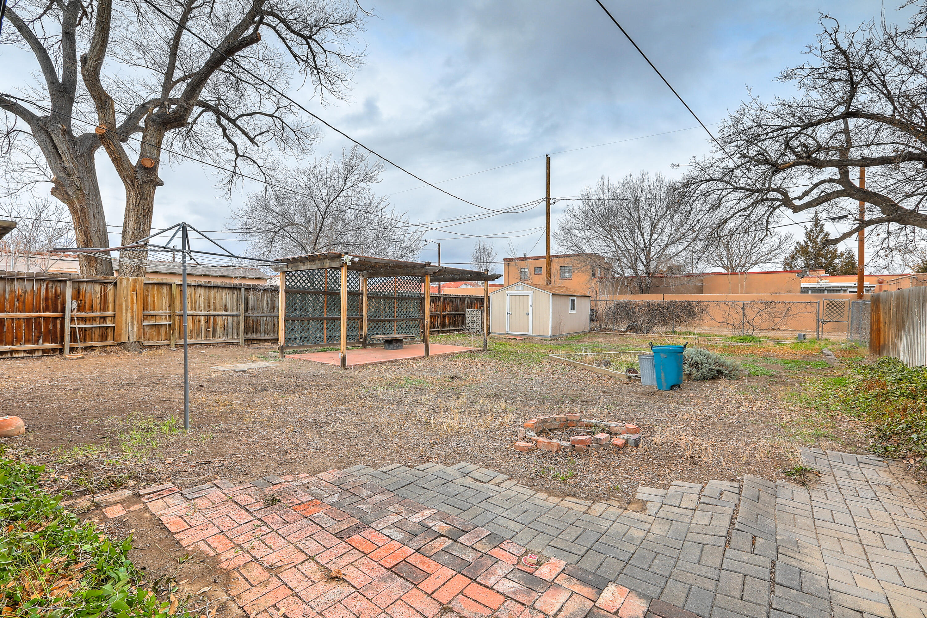 1009 Lead Avenue SW