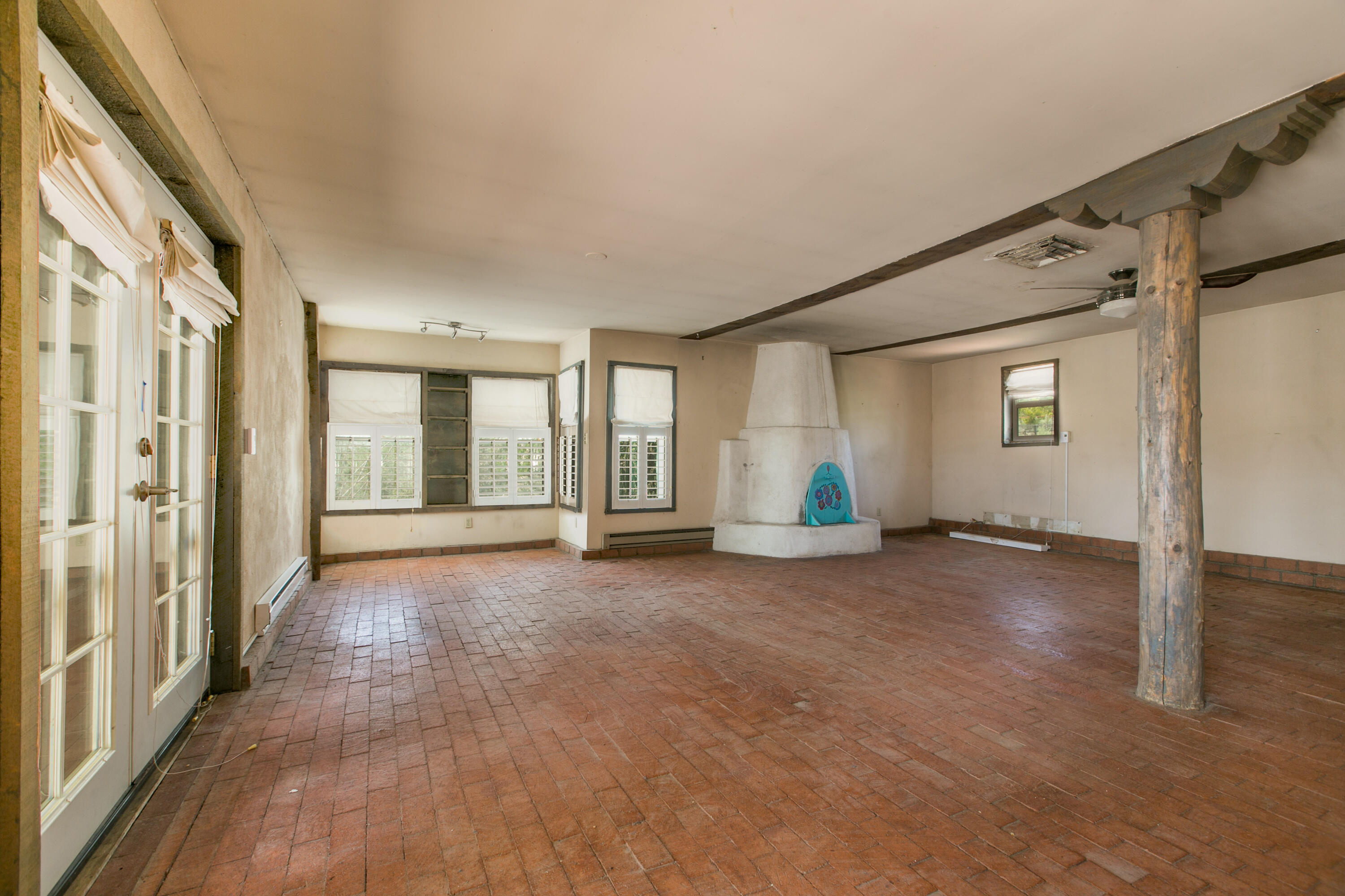 467 Camino Arco Iris