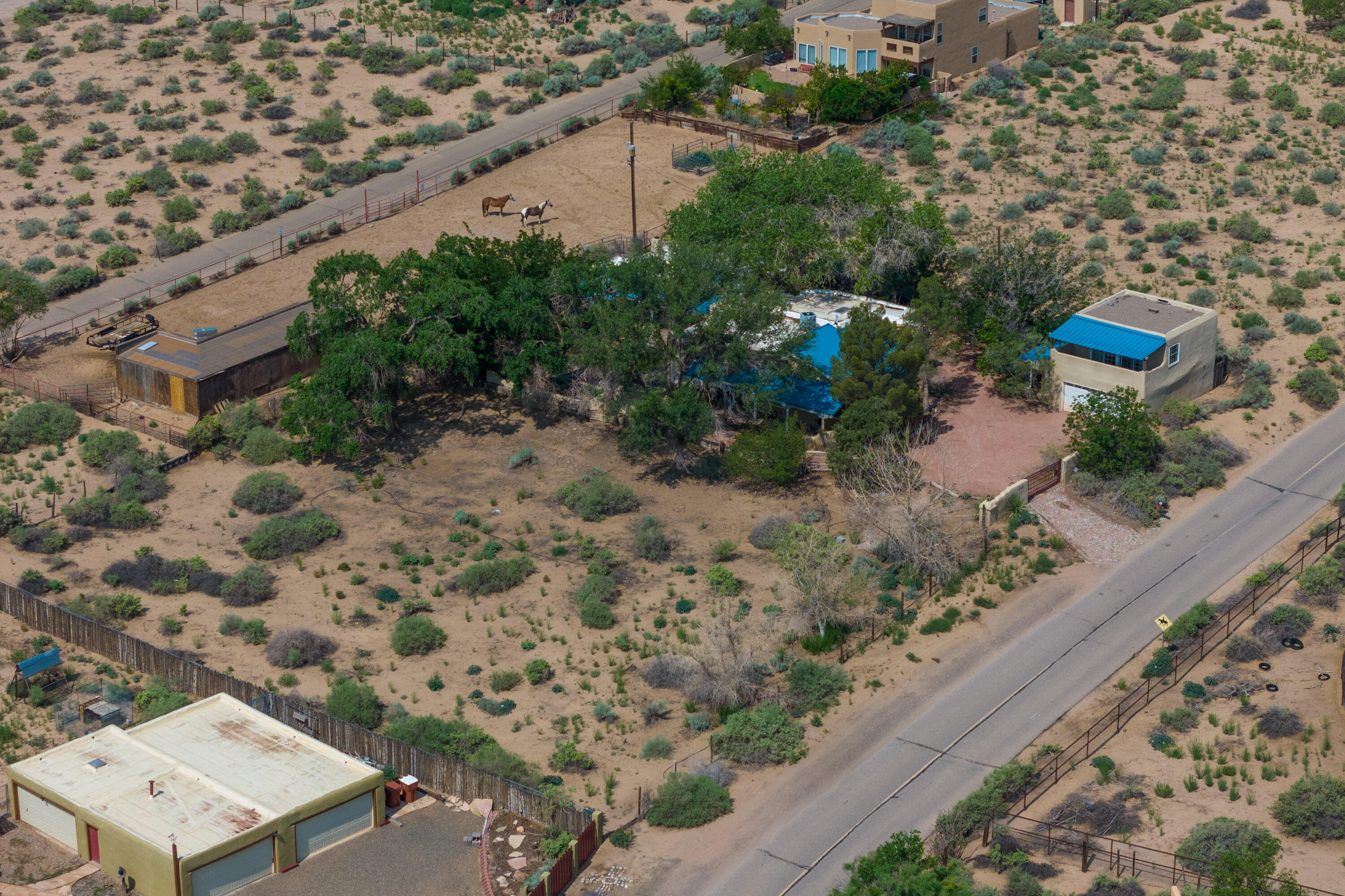 467 Camino Arco Iris