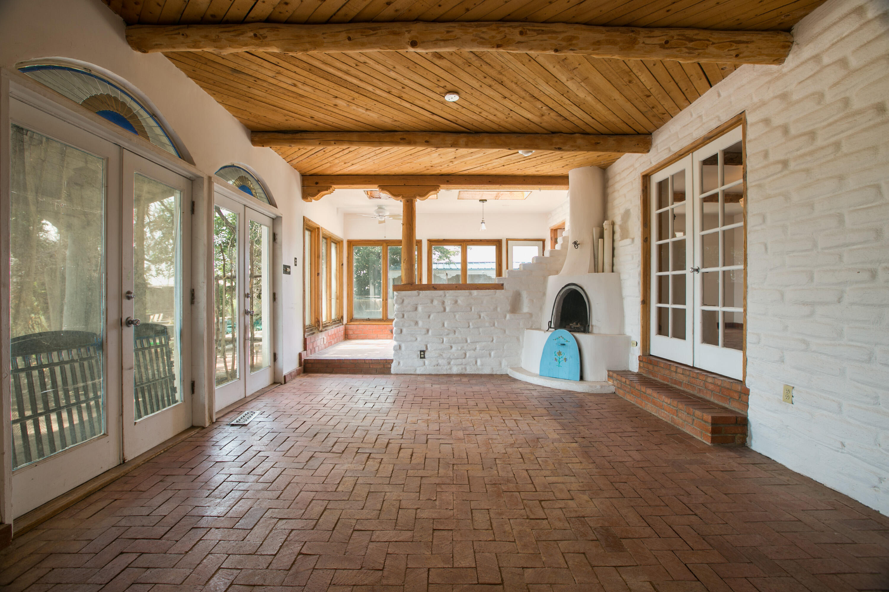 467 Camino Arco Iris