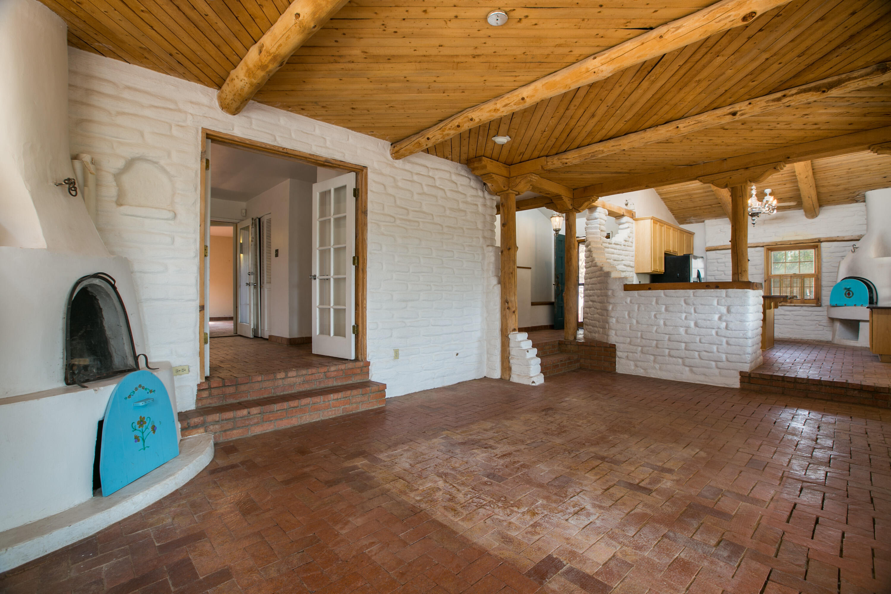 467 Camino Arco Iris