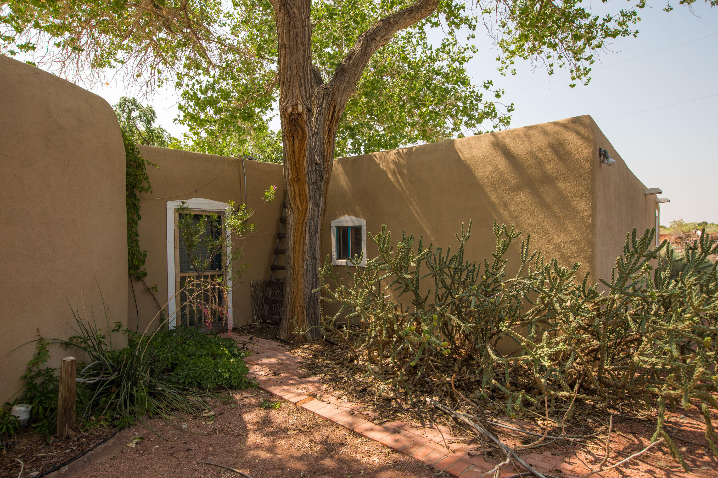 467 Camino Arco Iris