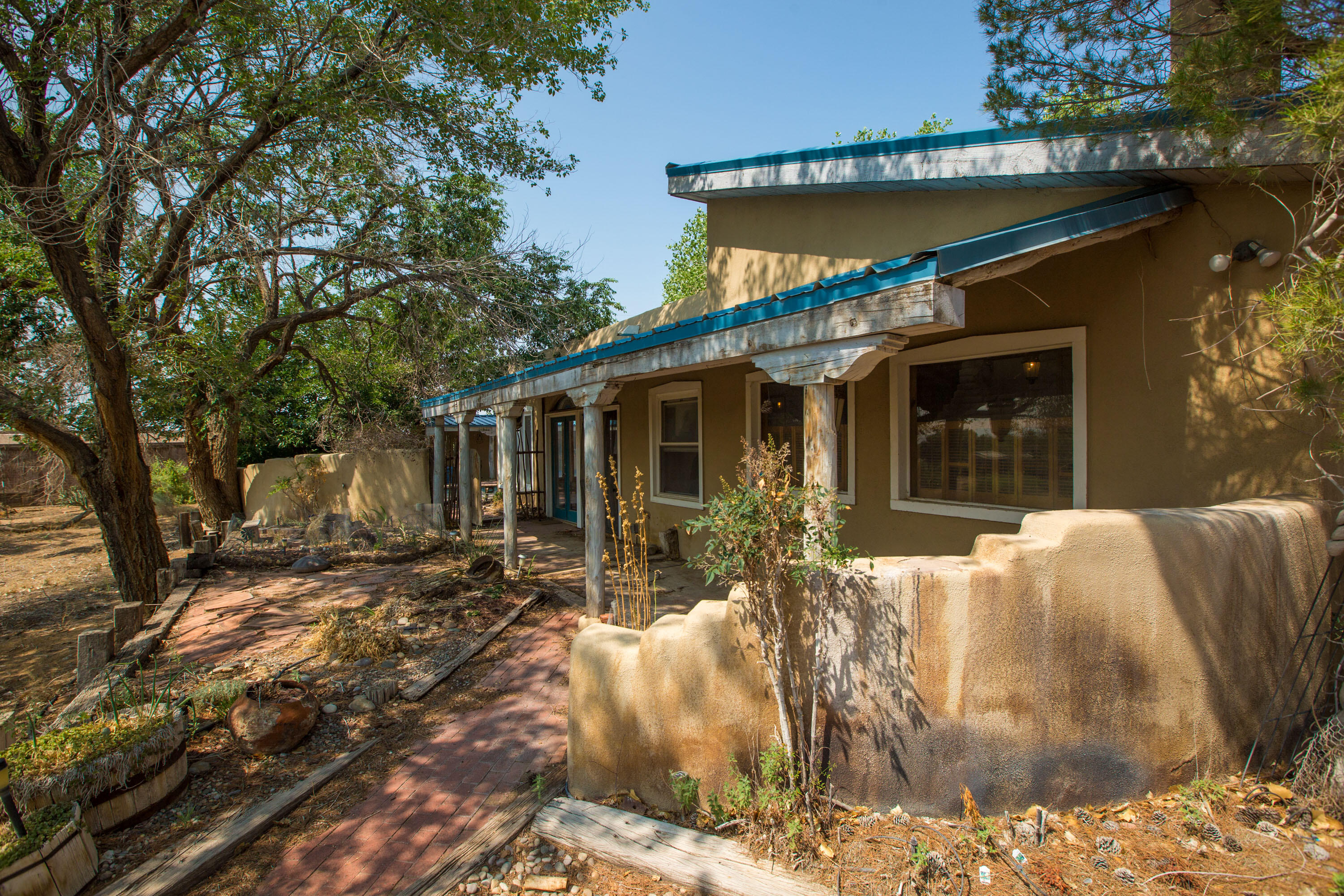 467 Camino Arco Iris