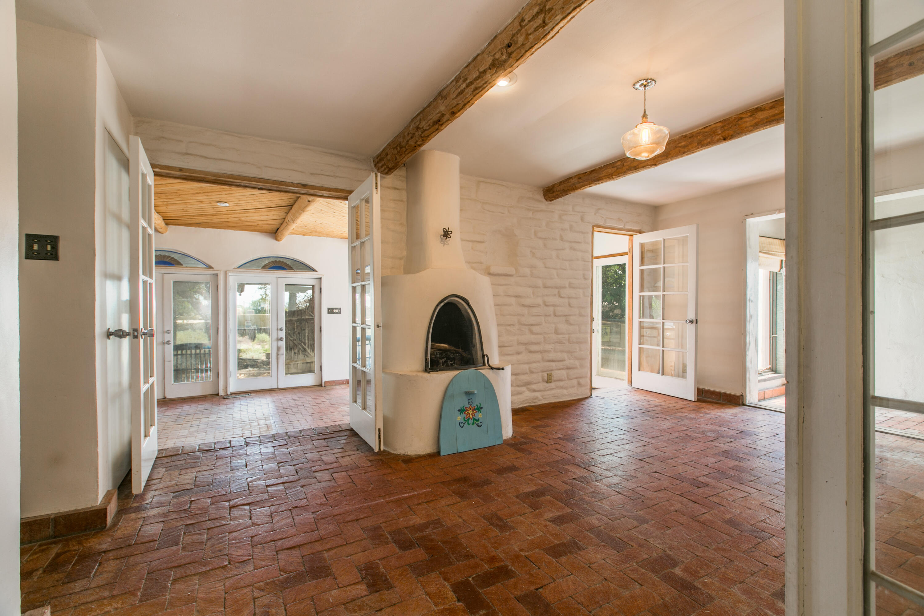 467 Camino Arco Iris