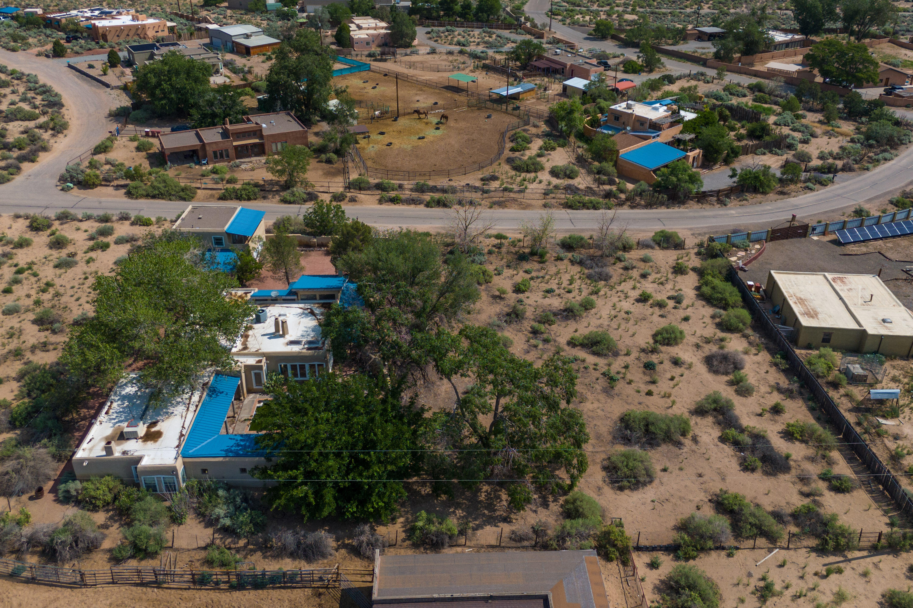 467 Camino Arco Iris