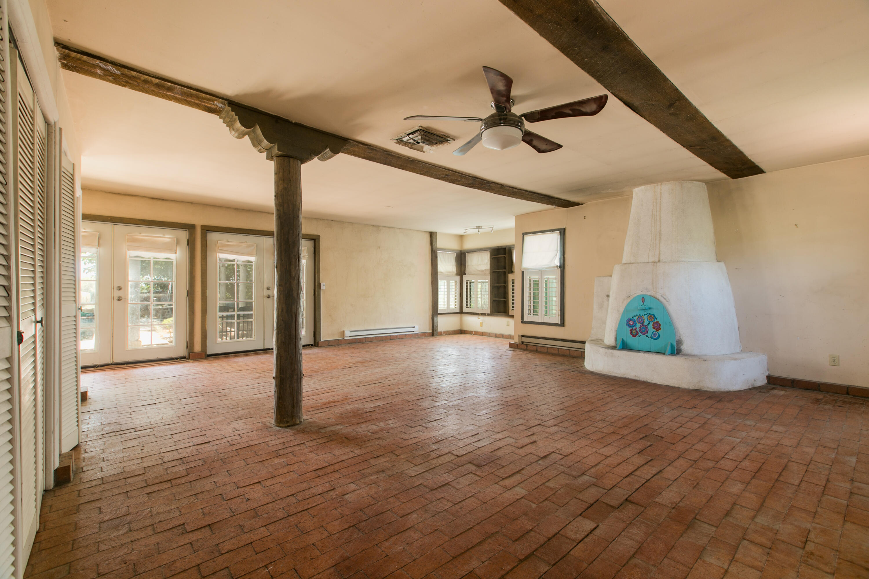 467 Camino Arco Iris