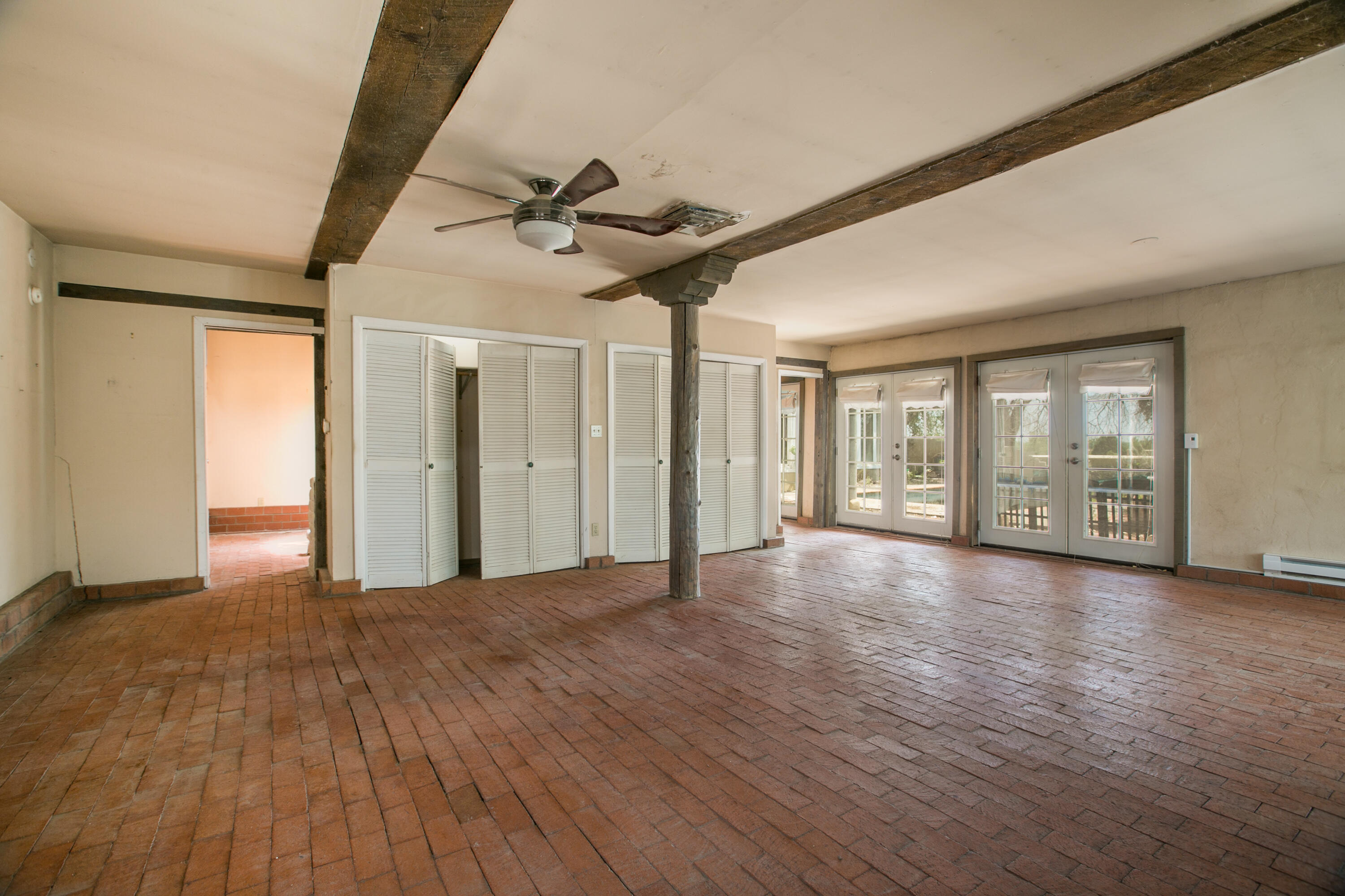 467 Camino Arco Iris