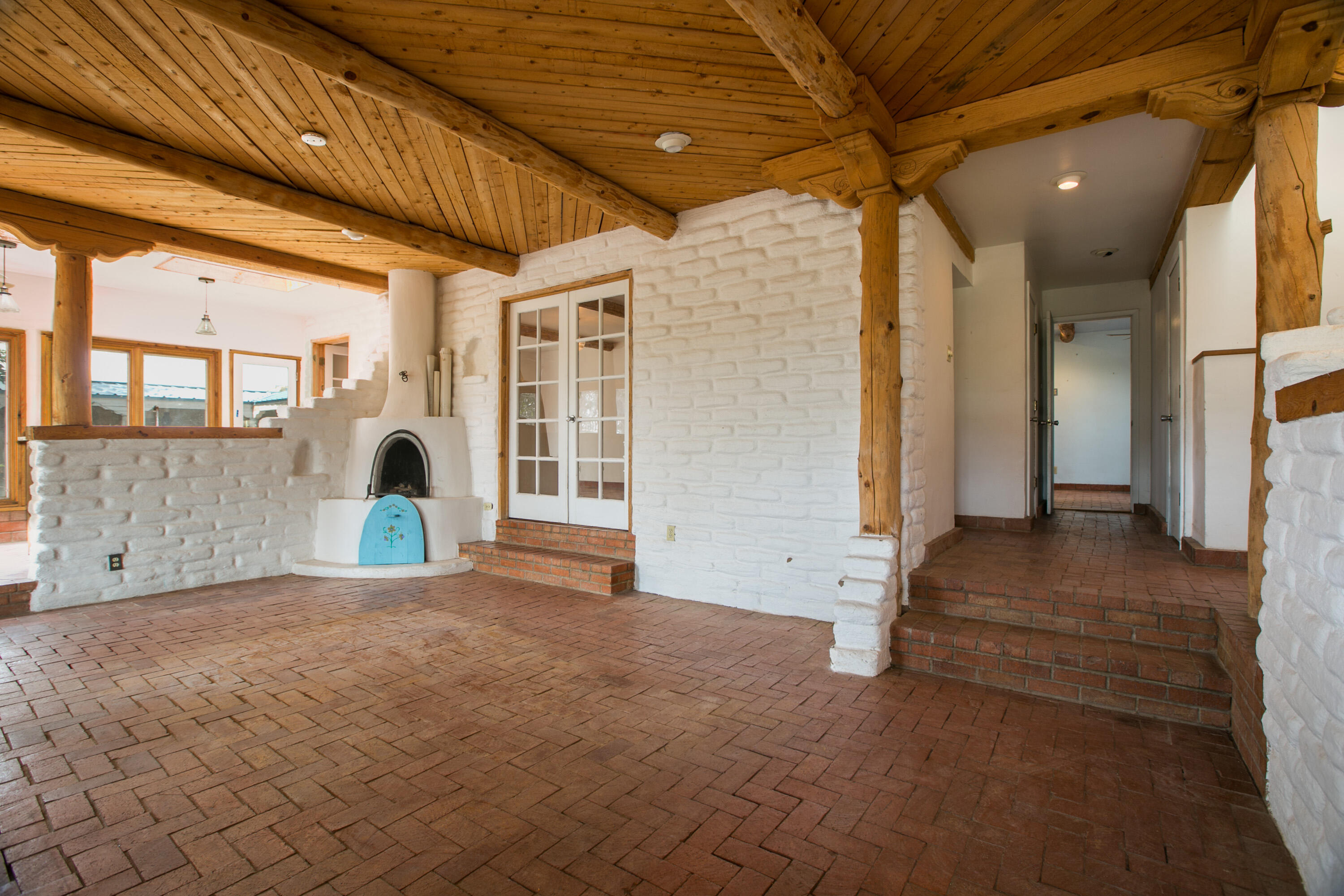 467 Camino Arco Iris