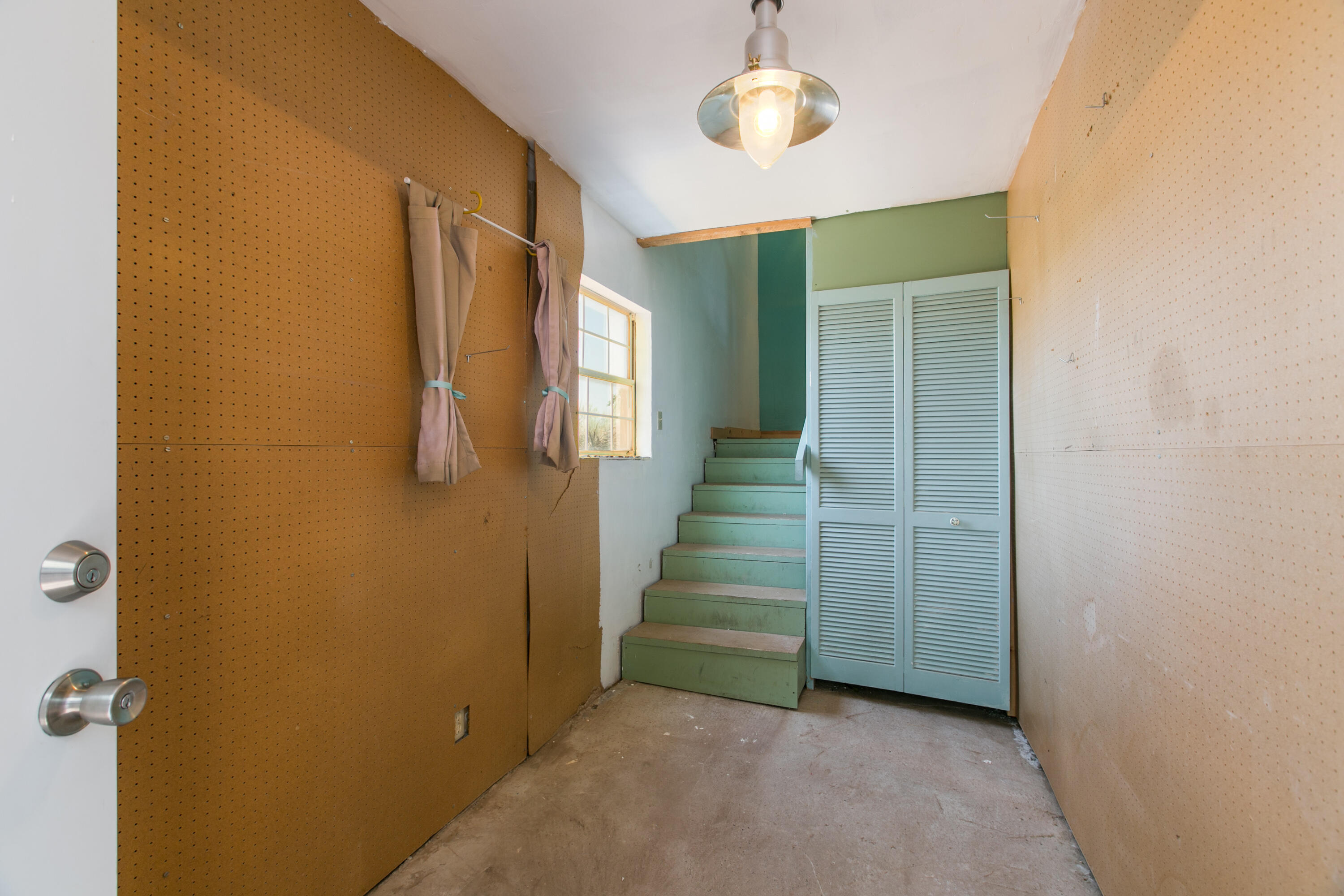 467 Camino Arco Iris