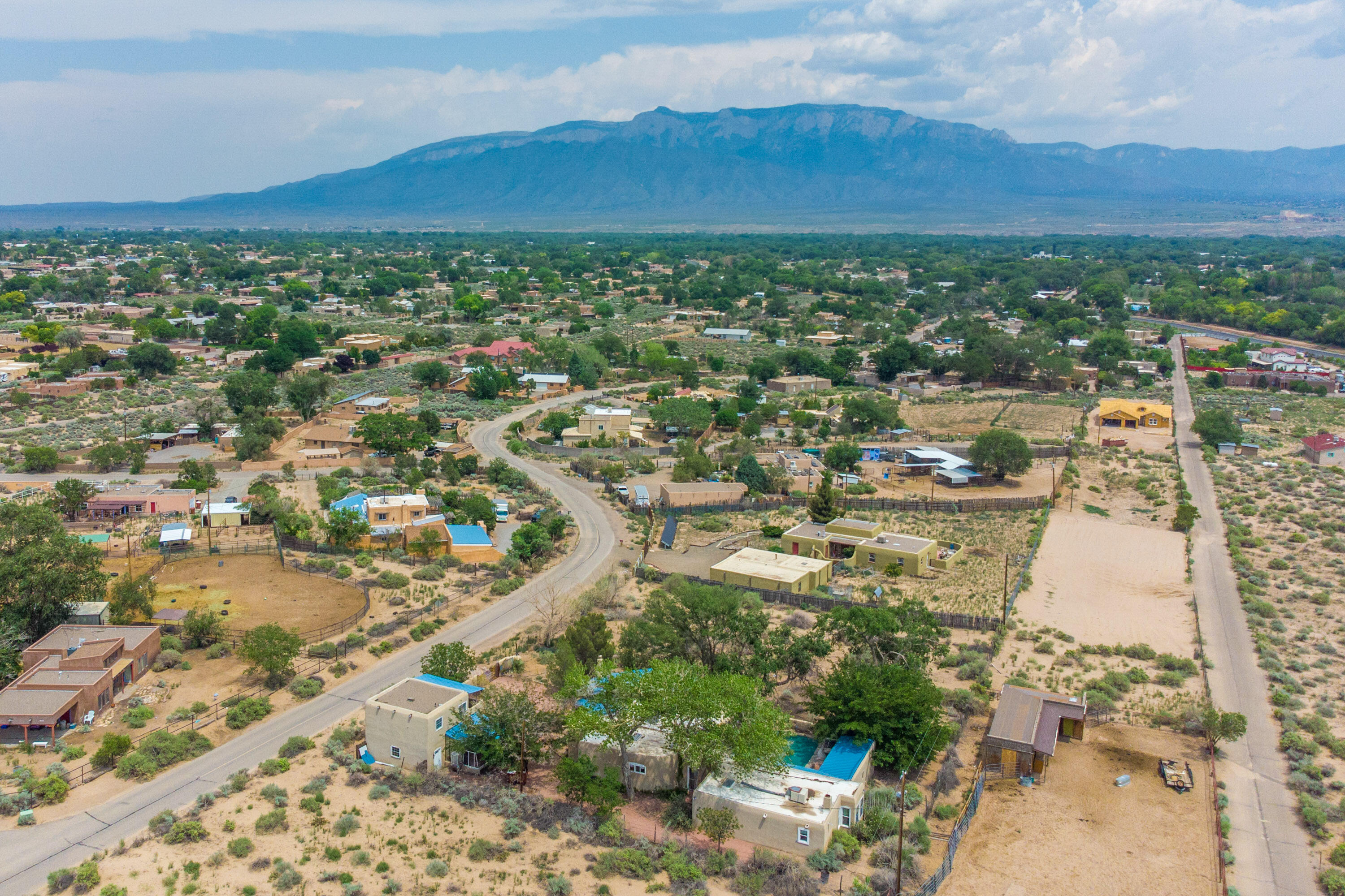 467 Camino Arco Iris