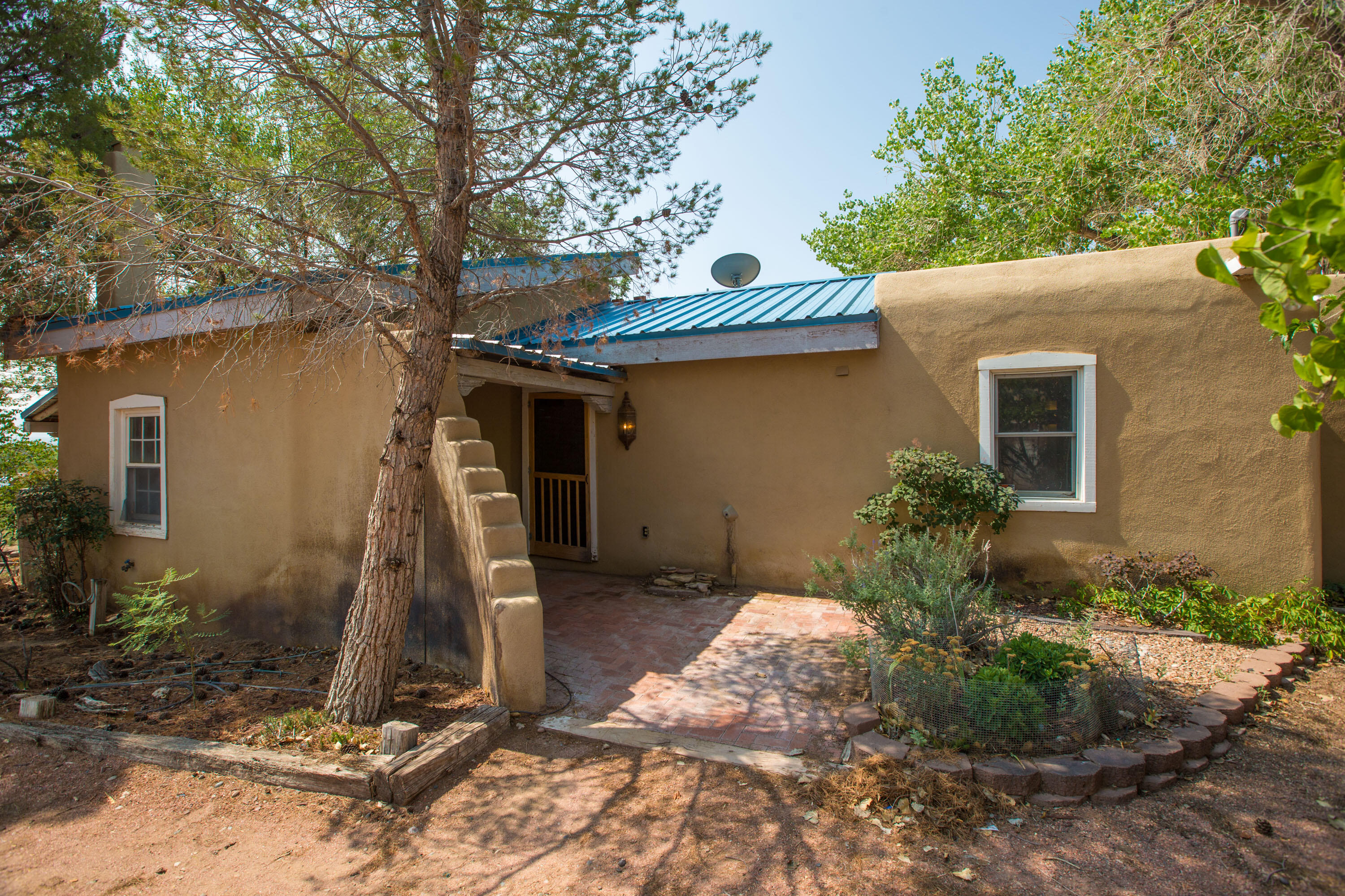 467 Camino Arco Iris