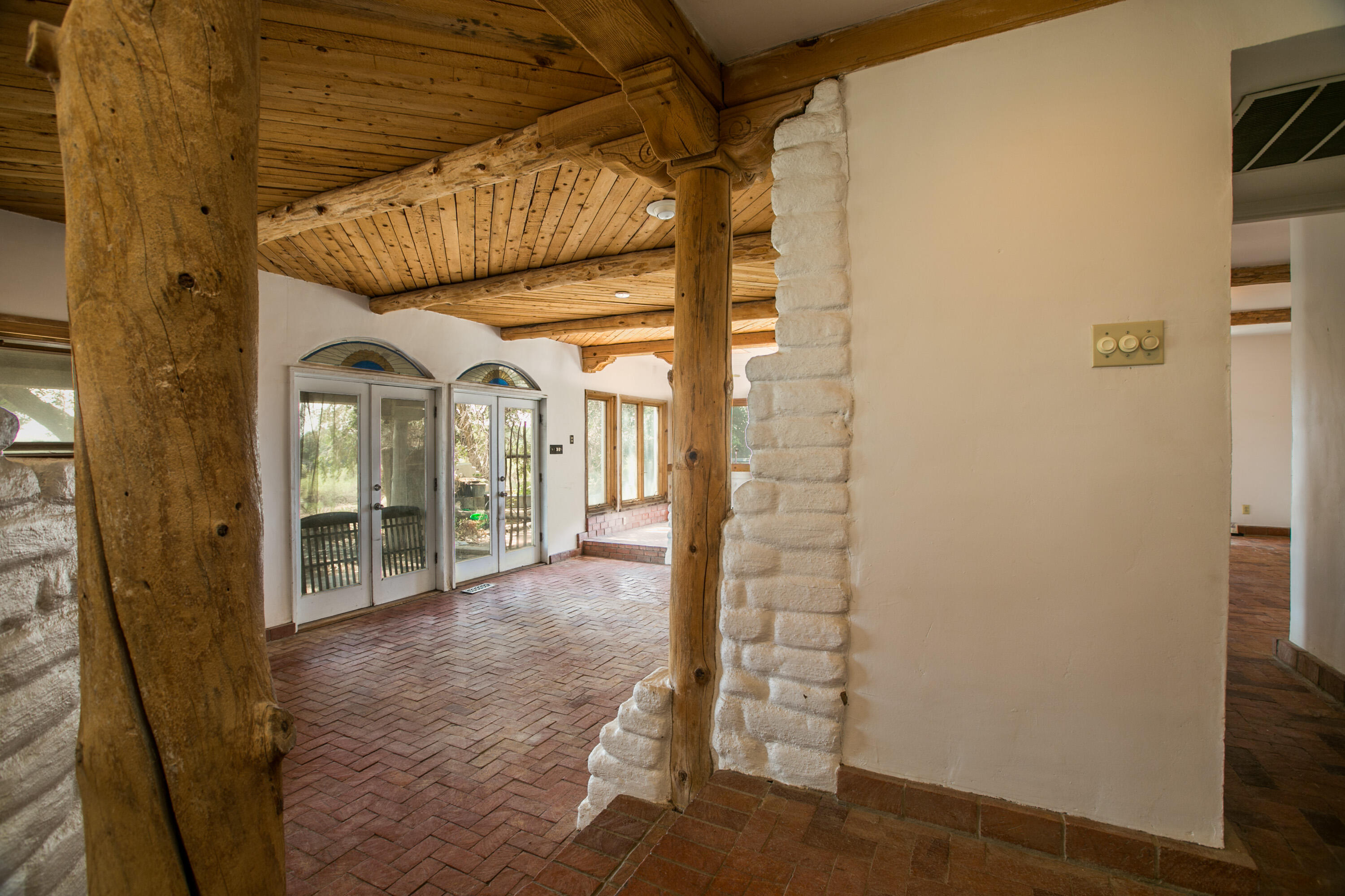 467 Camino Arco Iris