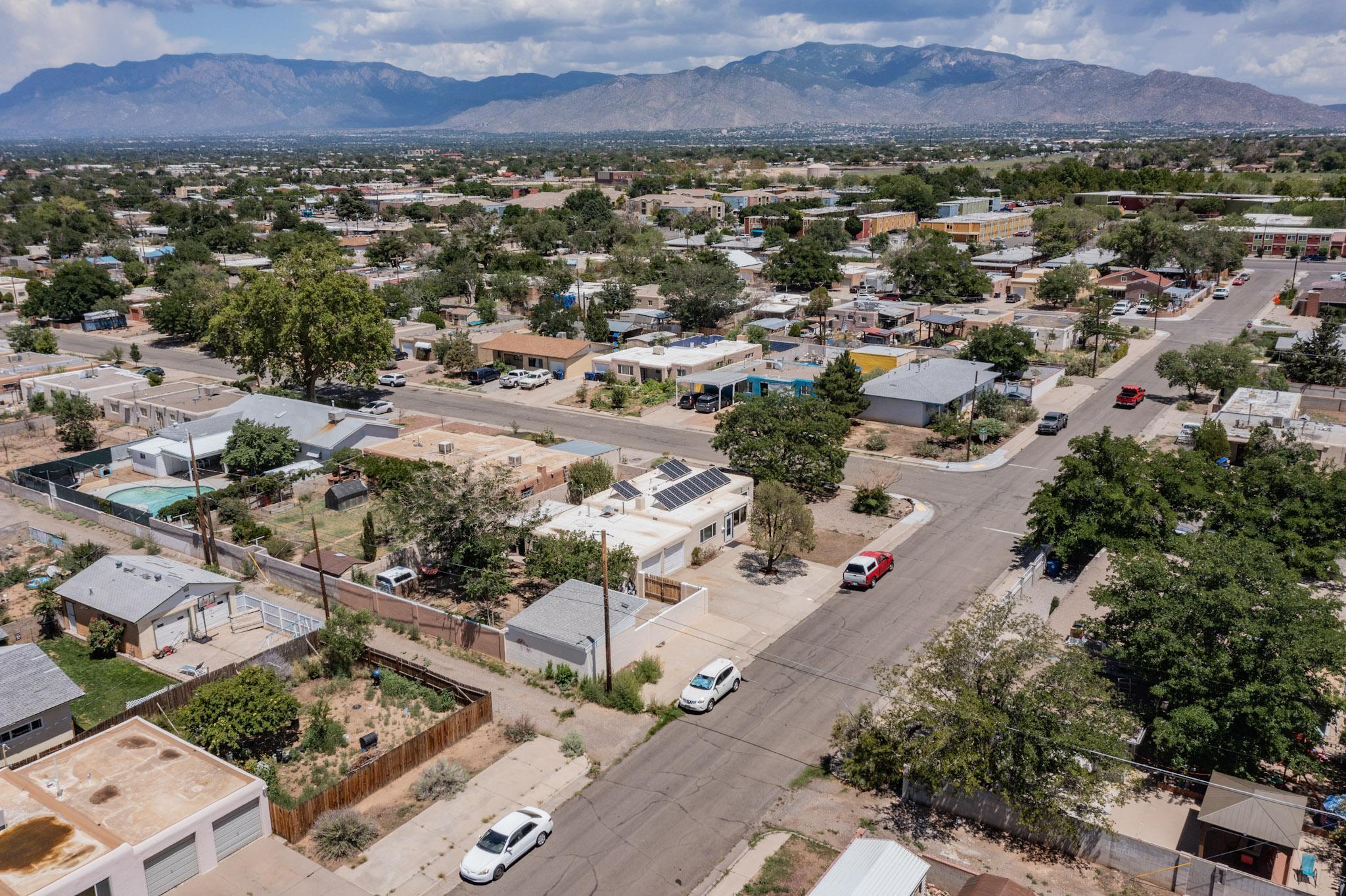 933 Indiana Street SE