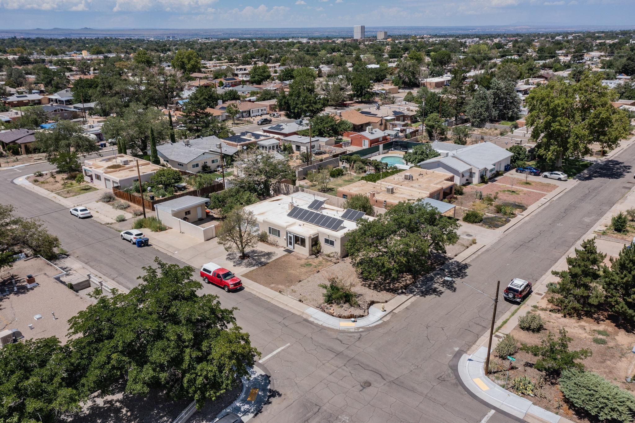 933 Indiana Street SE