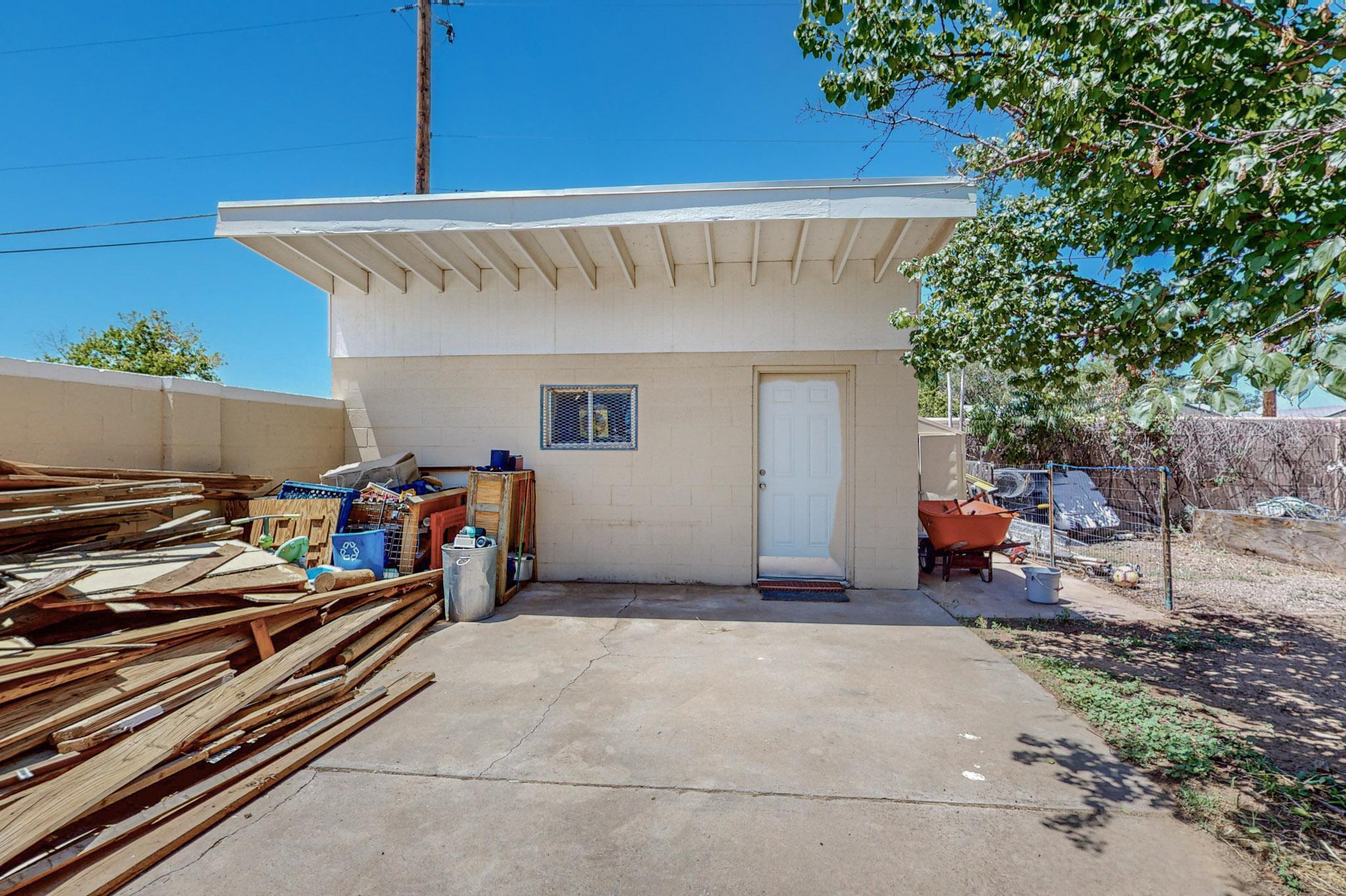 933 Indiana Street SE