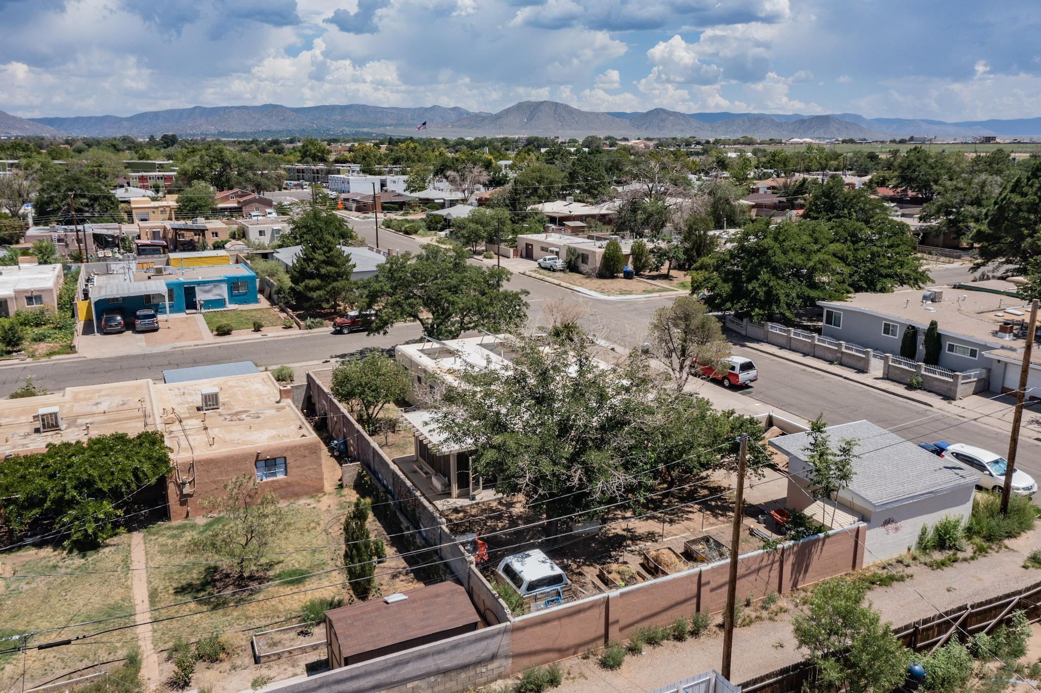 933 Indiana Street SE