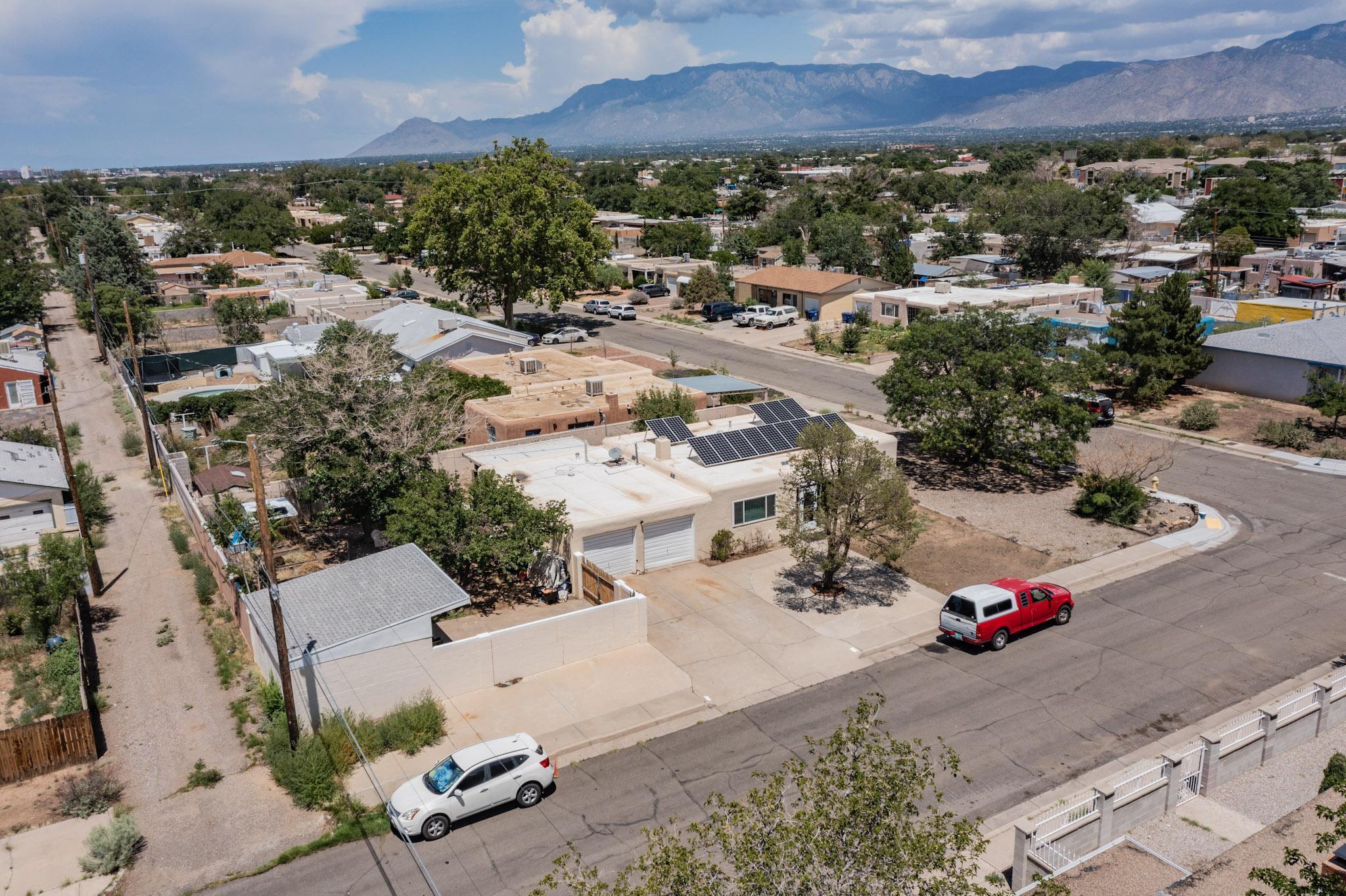 933 Indiana Street SE