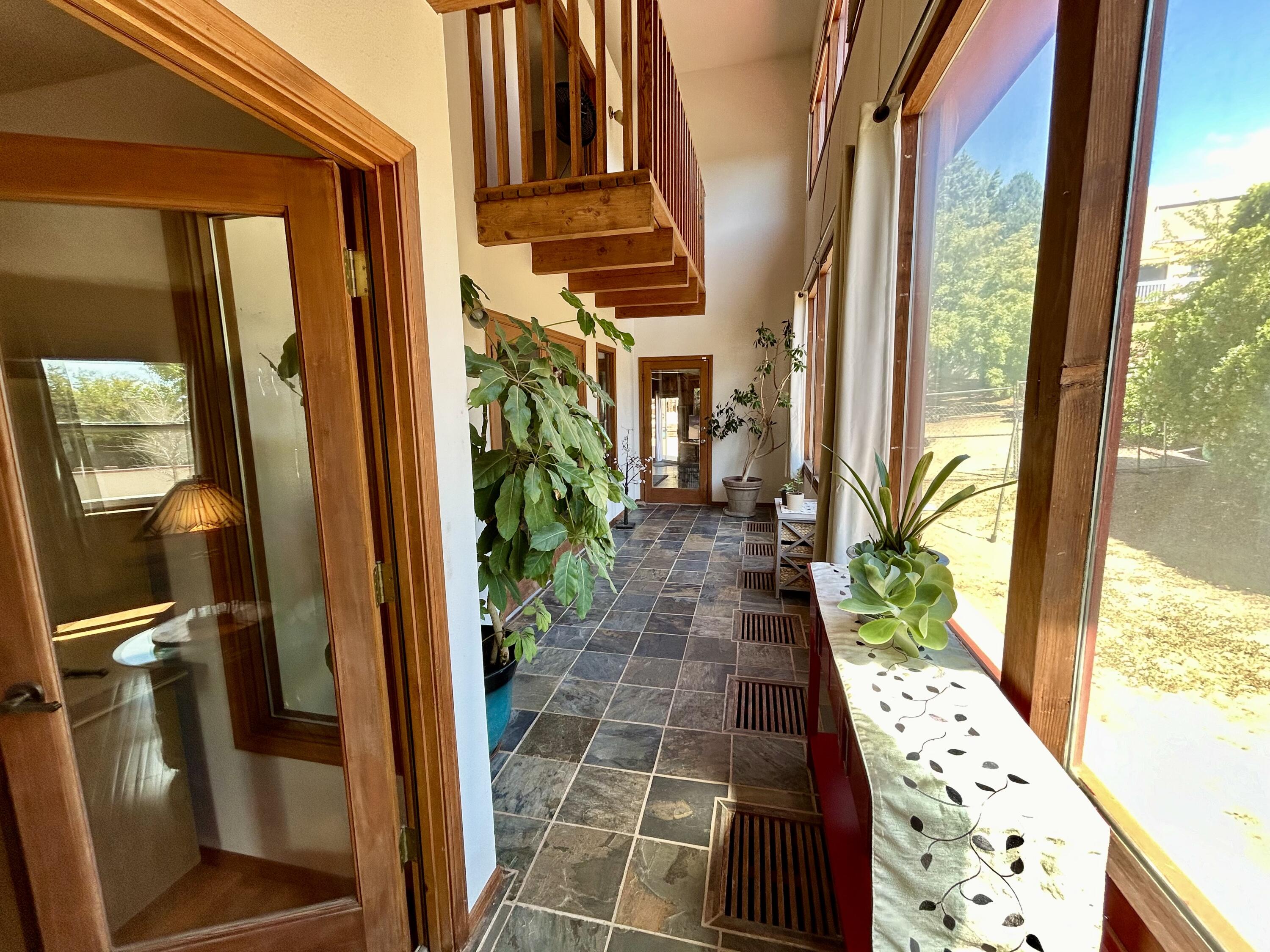 1004 DASKALOS Drive NE