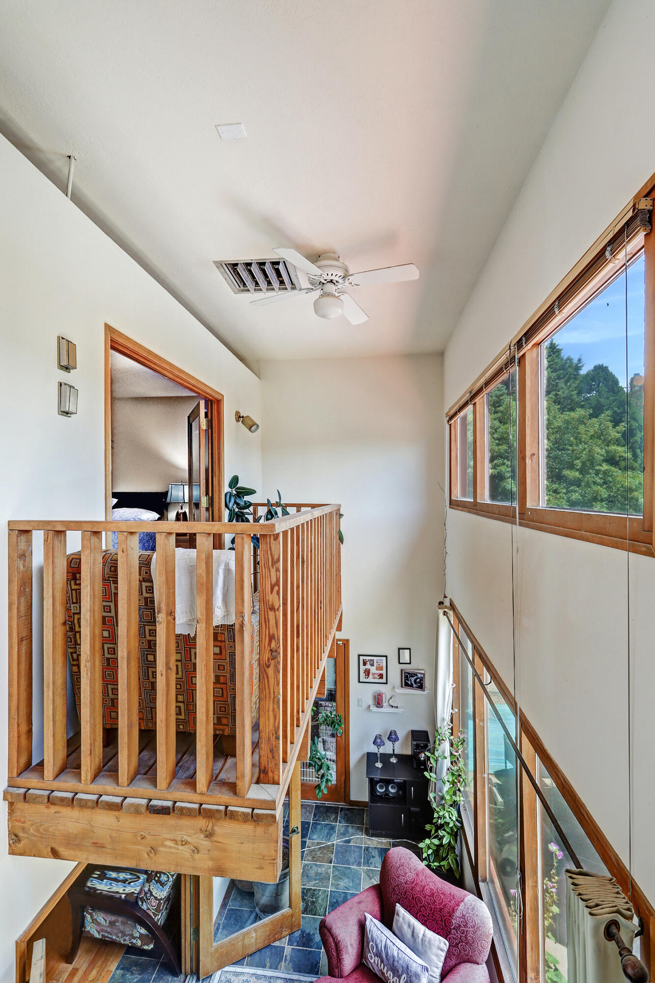 1004 DASKALOS Drive NE