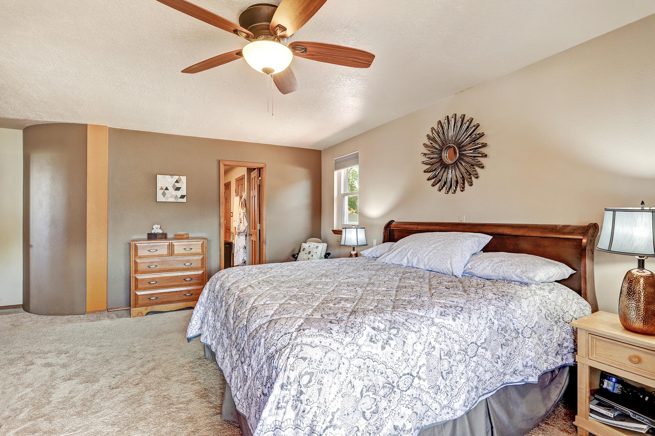 1004 DASKALOS Drive NE