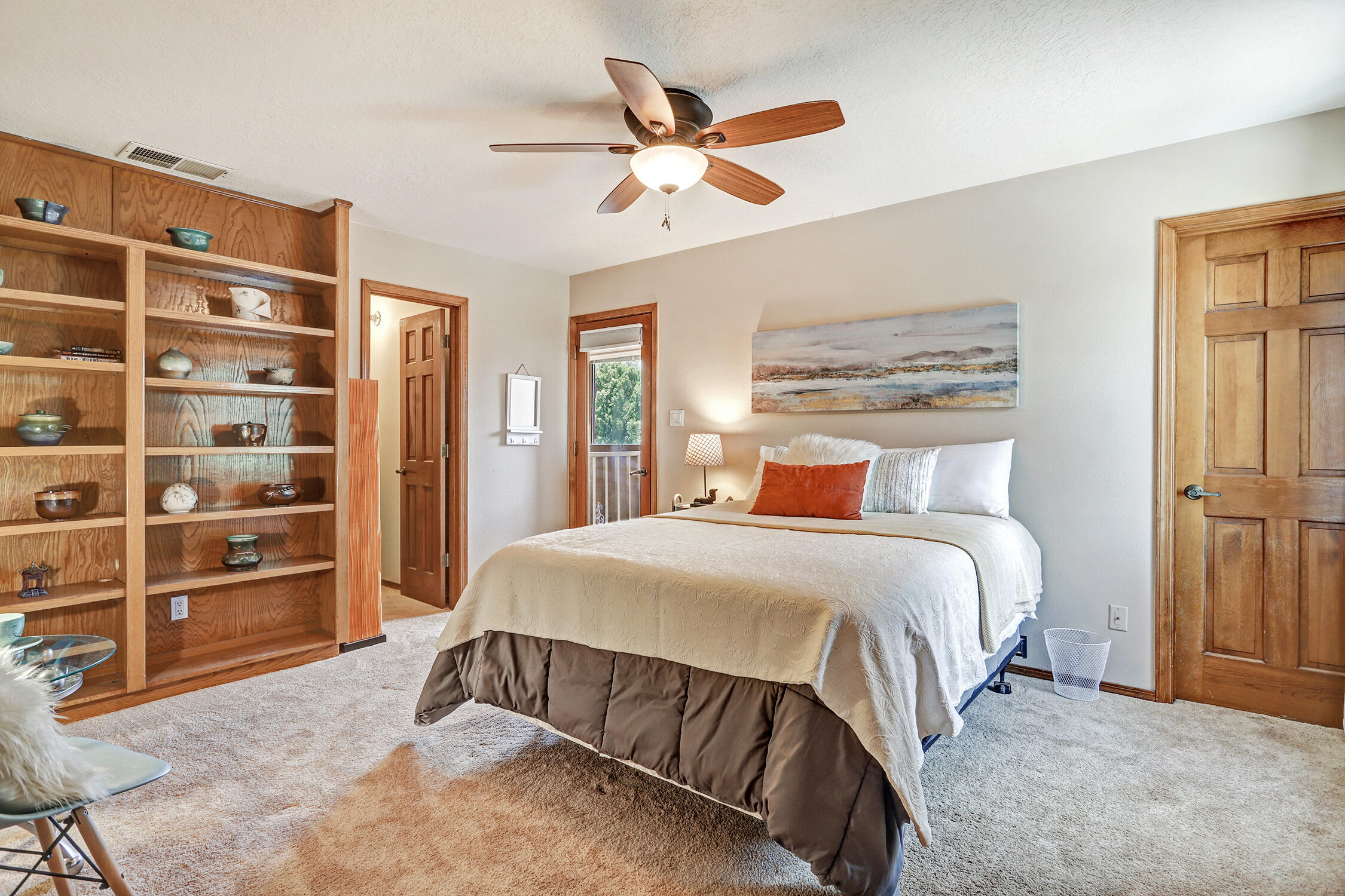 1004 DASKALOS Drive NE