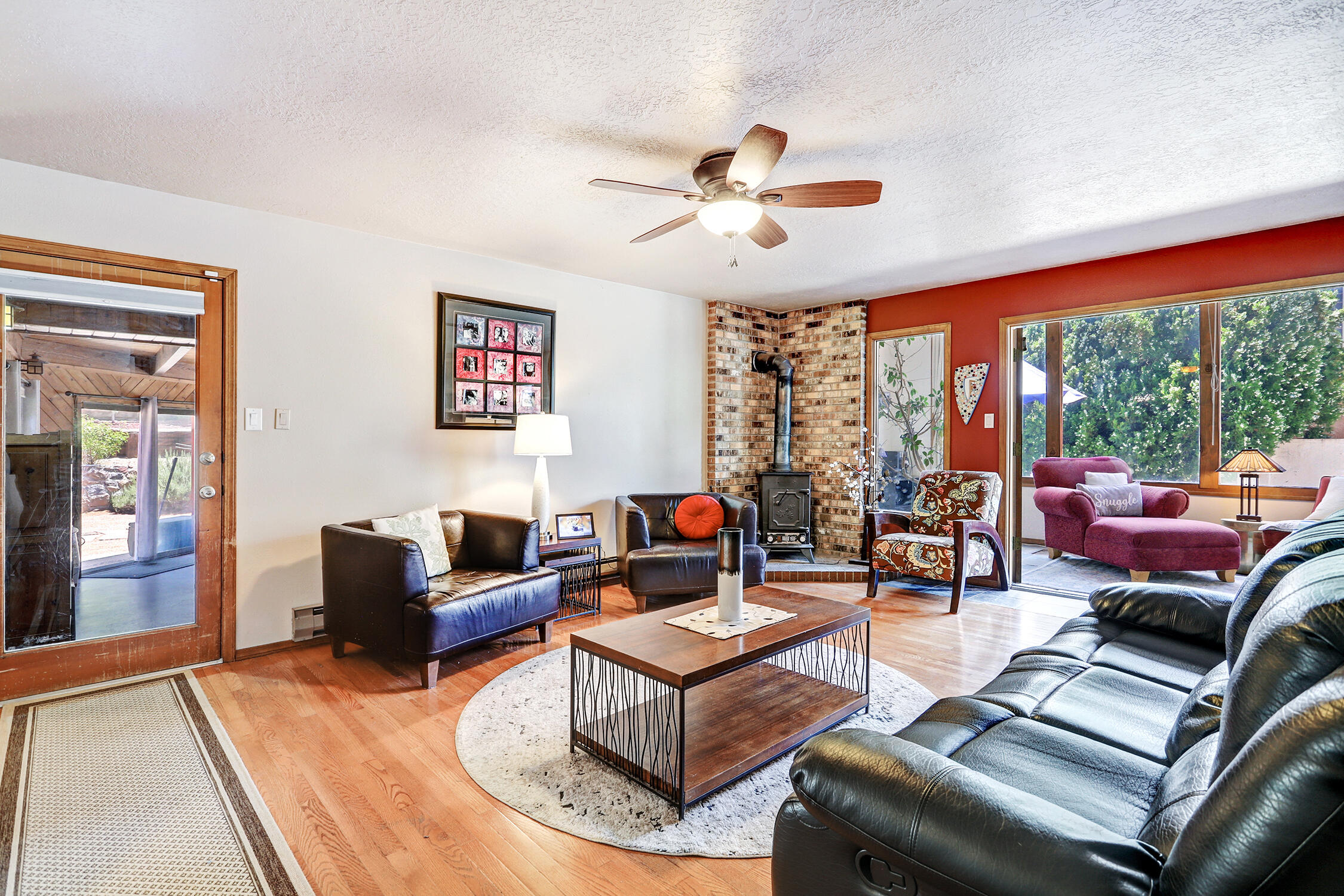 1004 DASKALOS Drive NE